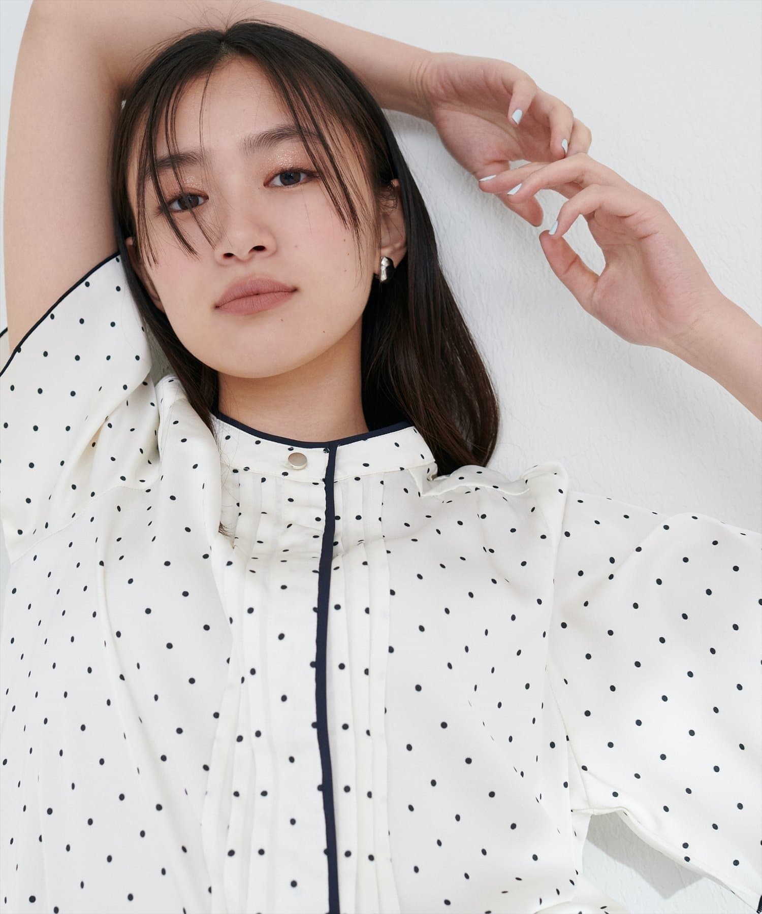 NICE CLAUP / OLIVE des OLIVE OUTLET(ナイスクラップ  / オリーブ デ オリーブ アウトレット) 【natural couture】パイピングタックフレアスリーブブラウス