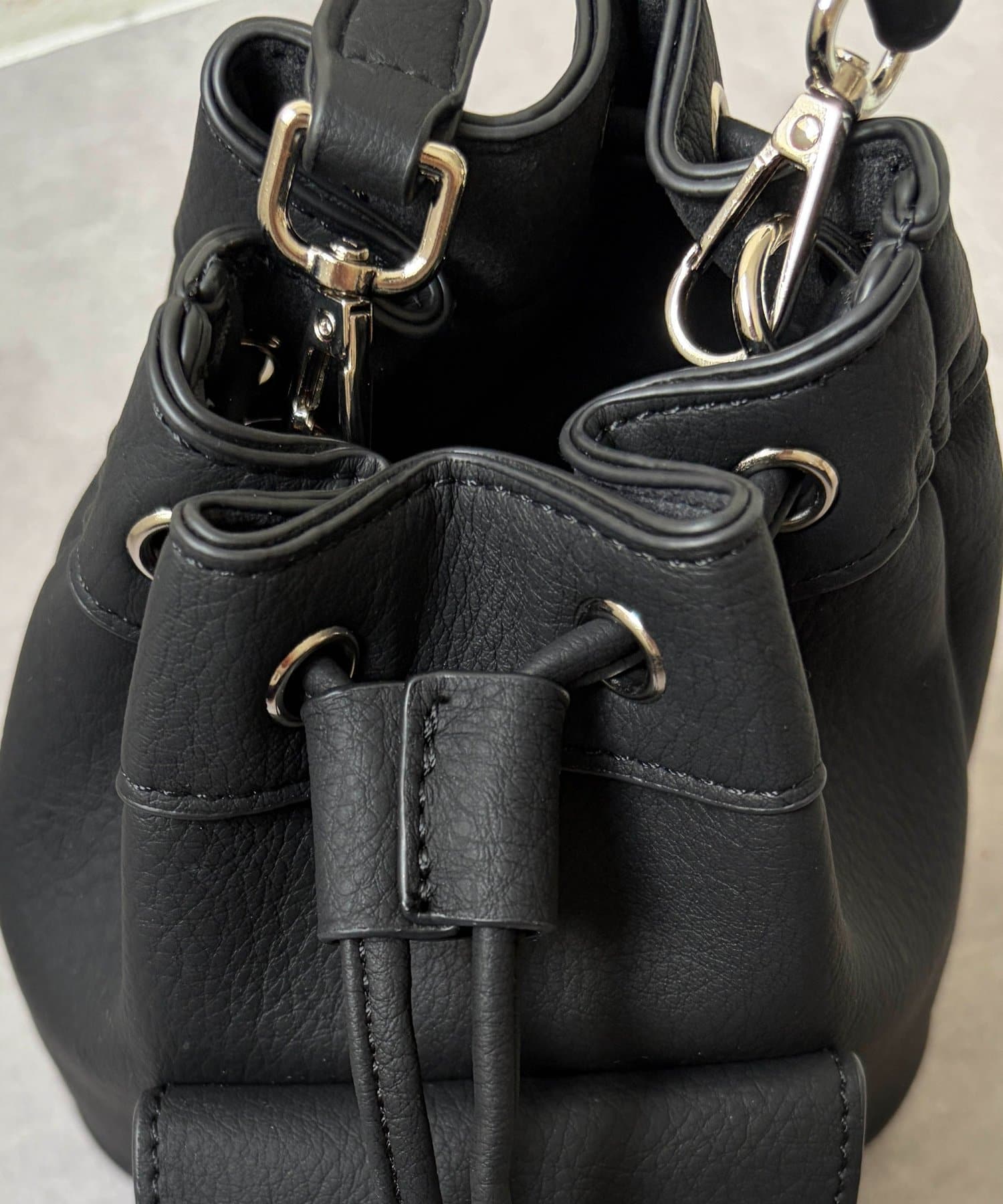 Chez toi(シェトワ) フロントポケット巾着2WAYBAG