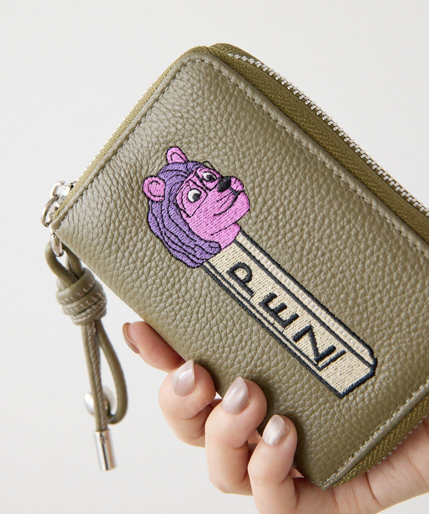 ear PAPILLONNER(イア パピヨネ) 【PEZ(ペッツ)×ear】刺しゅう折り財布《WEB限定カラーあり/本革》