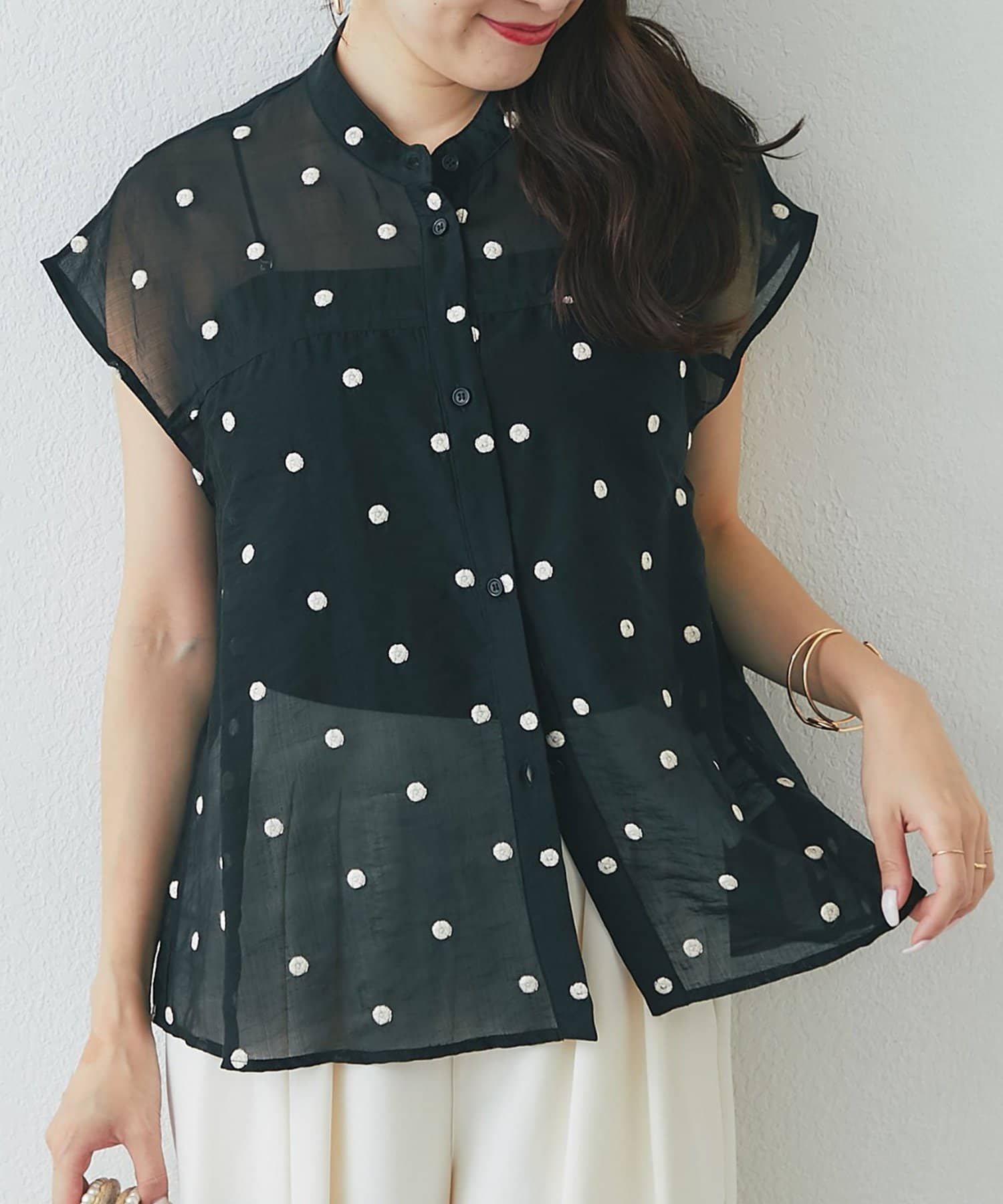 La boutique BonBon(ラブティックボンボン) 【WEB限定】ドット刺繍ブラウス