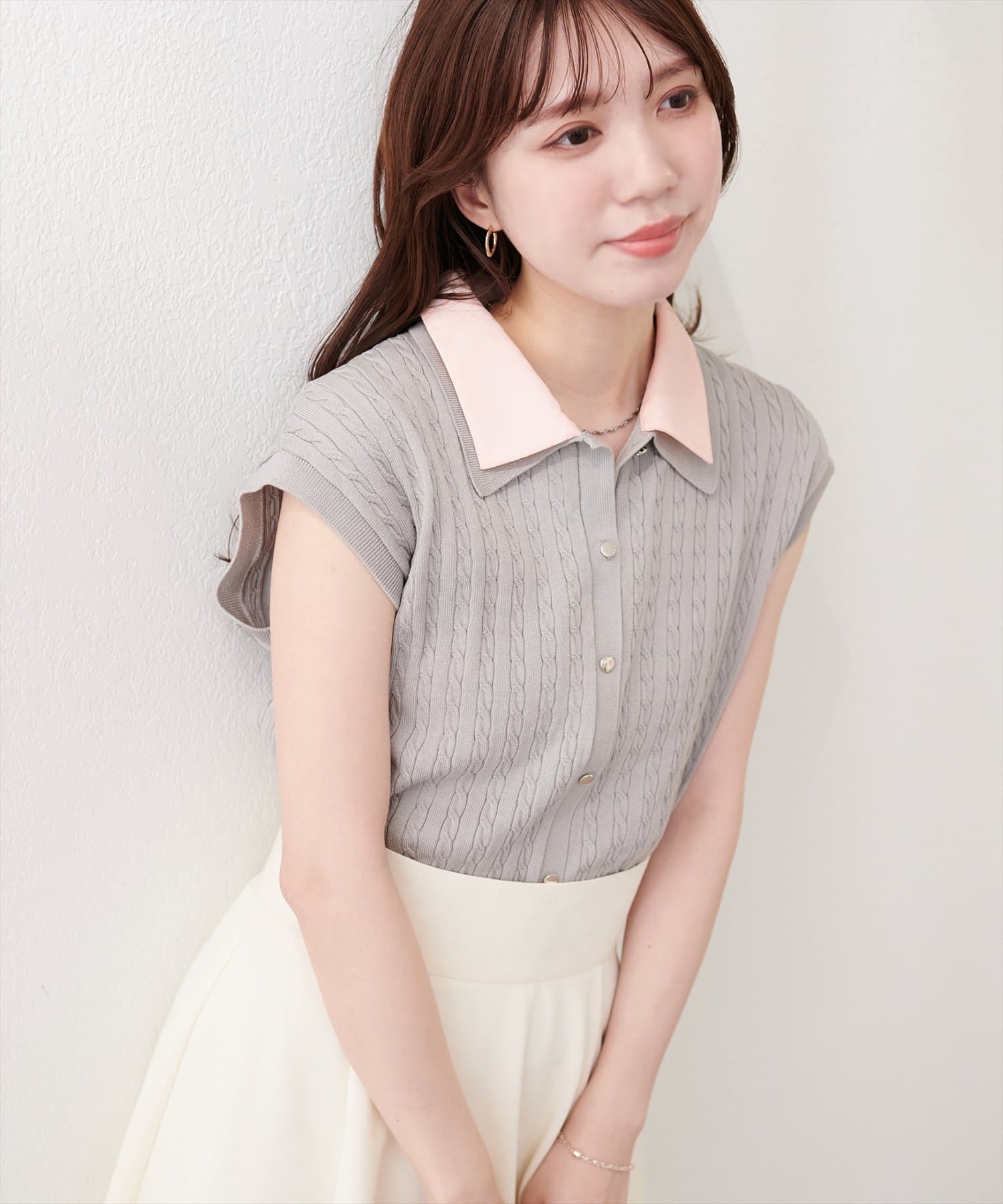 natural couture(ナチュラルクチュール) 衿付きケーブルノースリカーデ風TOPS