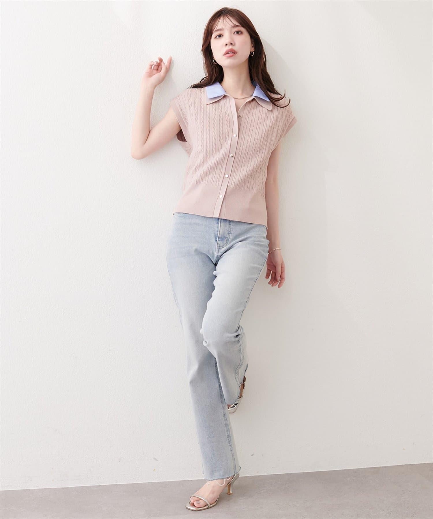 natural couture(ナチュラルクチュール) 衿付きケーブルノースリカーデ風TOPS