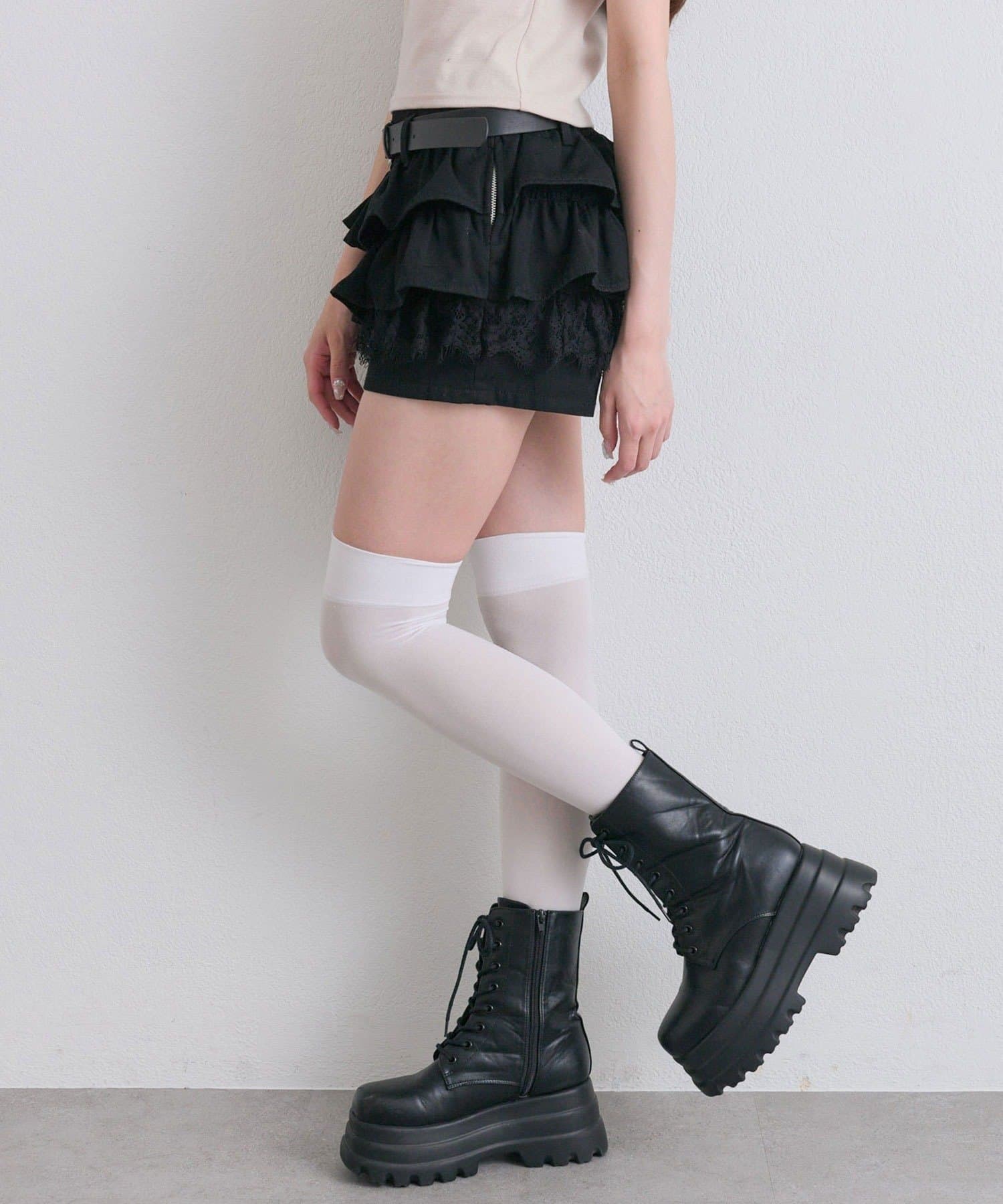 NICE CLAUP / OLIVE des OLIVE OUTLET(ナイスクラップ  / オリーブ デ オリーブ アウトレット) 【OLIVE des OLIVE】合皮ベルト付きフリルショートパンツ