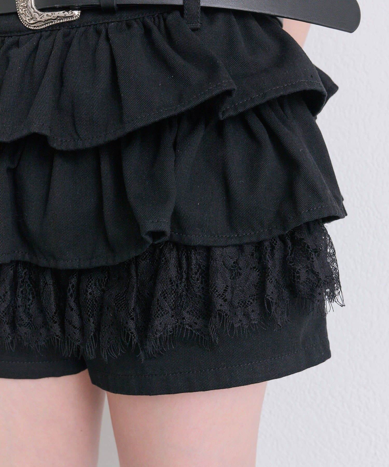 NICE CLAUP / OLIVE des OLIVE OUTLET(ナイスクラップ  / オリーブ デ オリーブ アウトレット) 【OLIVE des OLIVE】合皮ベルト付きフリルショートパンツ