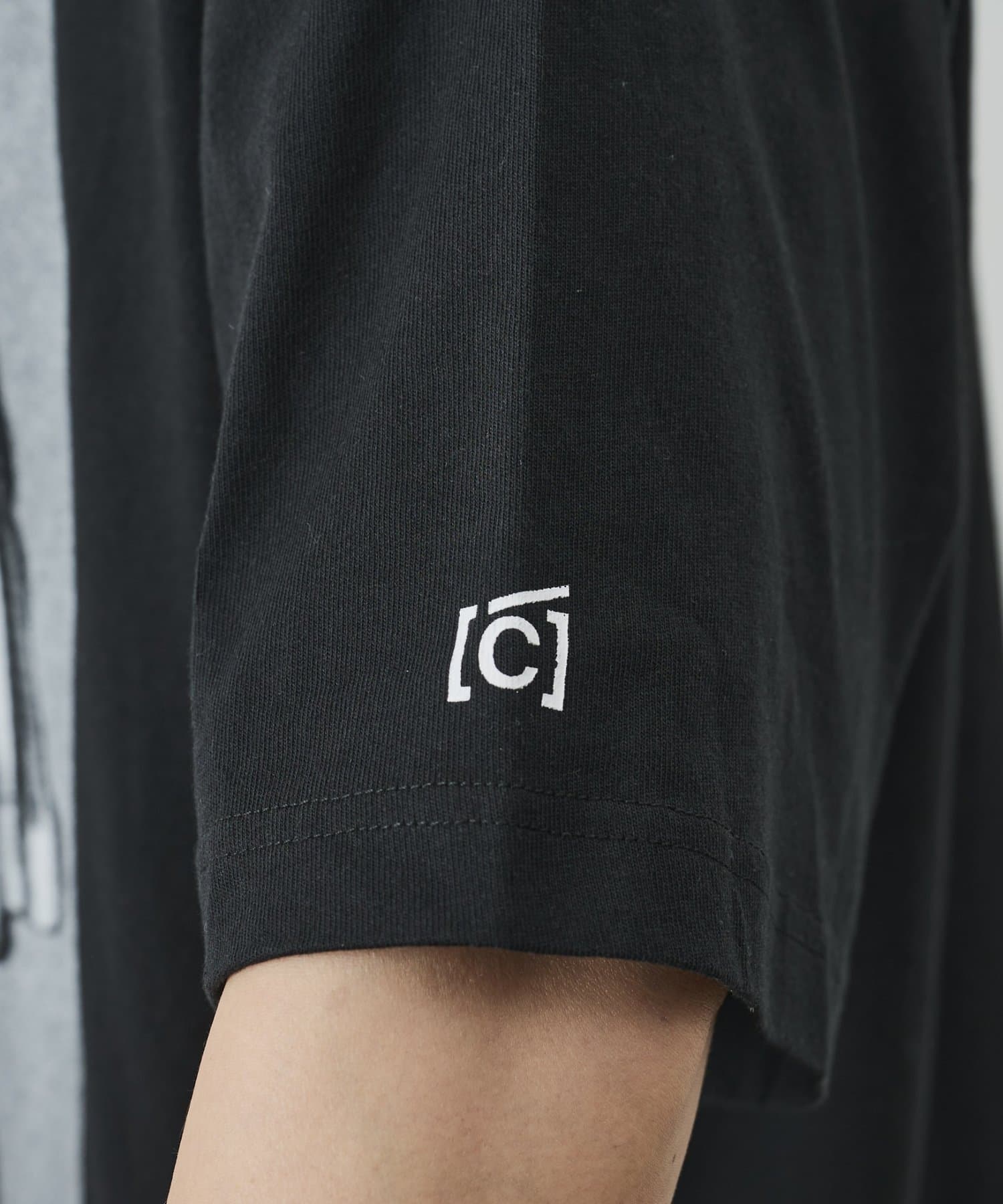 COLONY 2139(コロニー トゥーワンスリーナイン) 【ConVenir】カラヴァッジョTシャツ