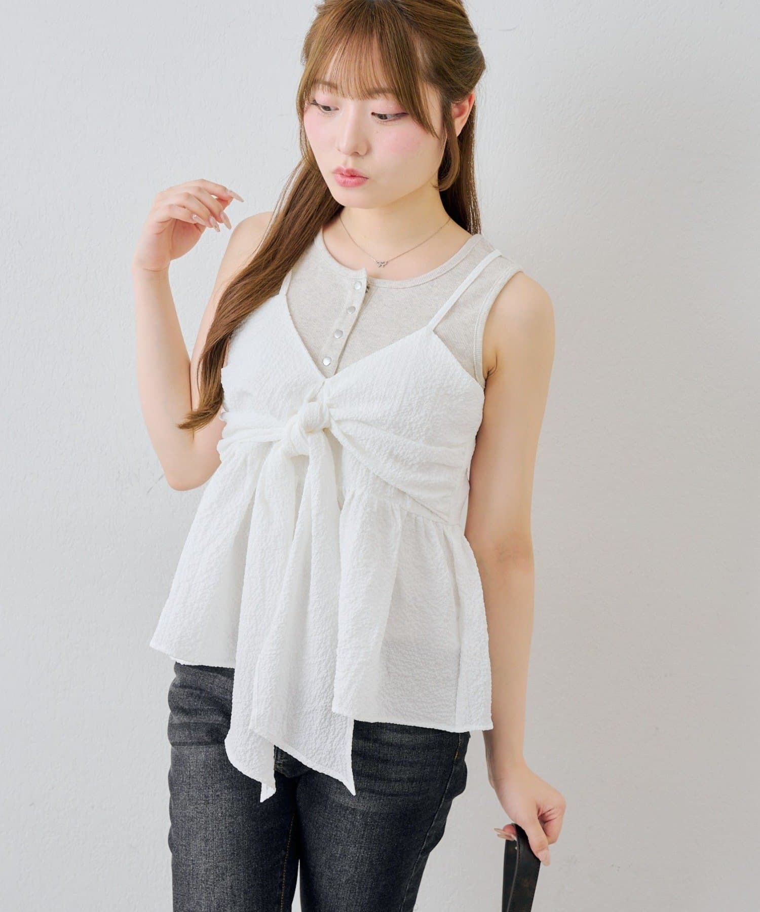 NICE CLAUP / OLIVE des OLIVE OUTLET(ナイスクラップ  / オリーブ デ オリーブ アウトレット) 【continuer】フロントリボンキャミブラウス