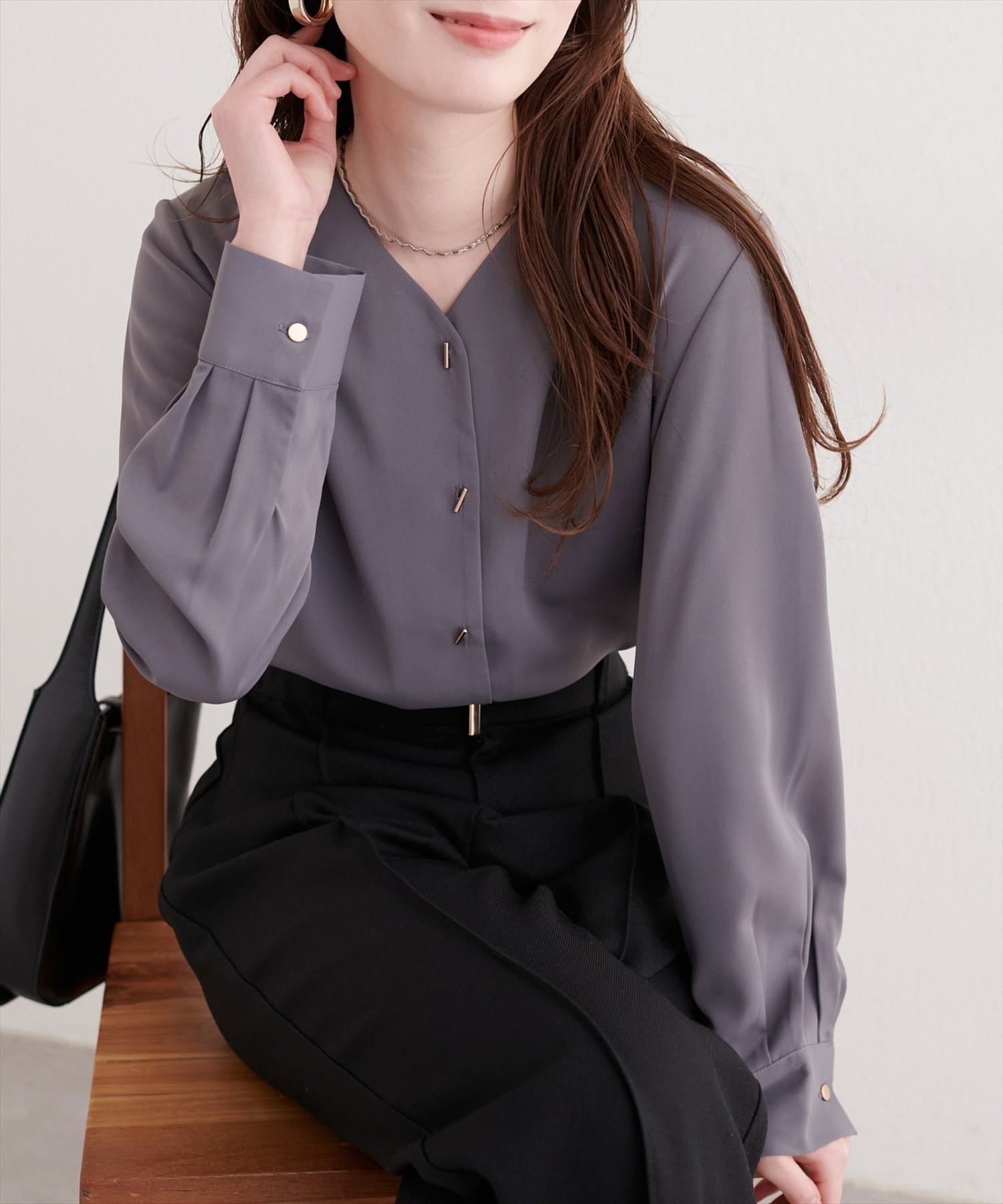 NICE CLAUP / OLIVE des OLIVE OUTLET(ナイスクラップ  / オリーブ デ オリーブ アウトレット) 【natural couture】プチプラバー釦とろみブラウス