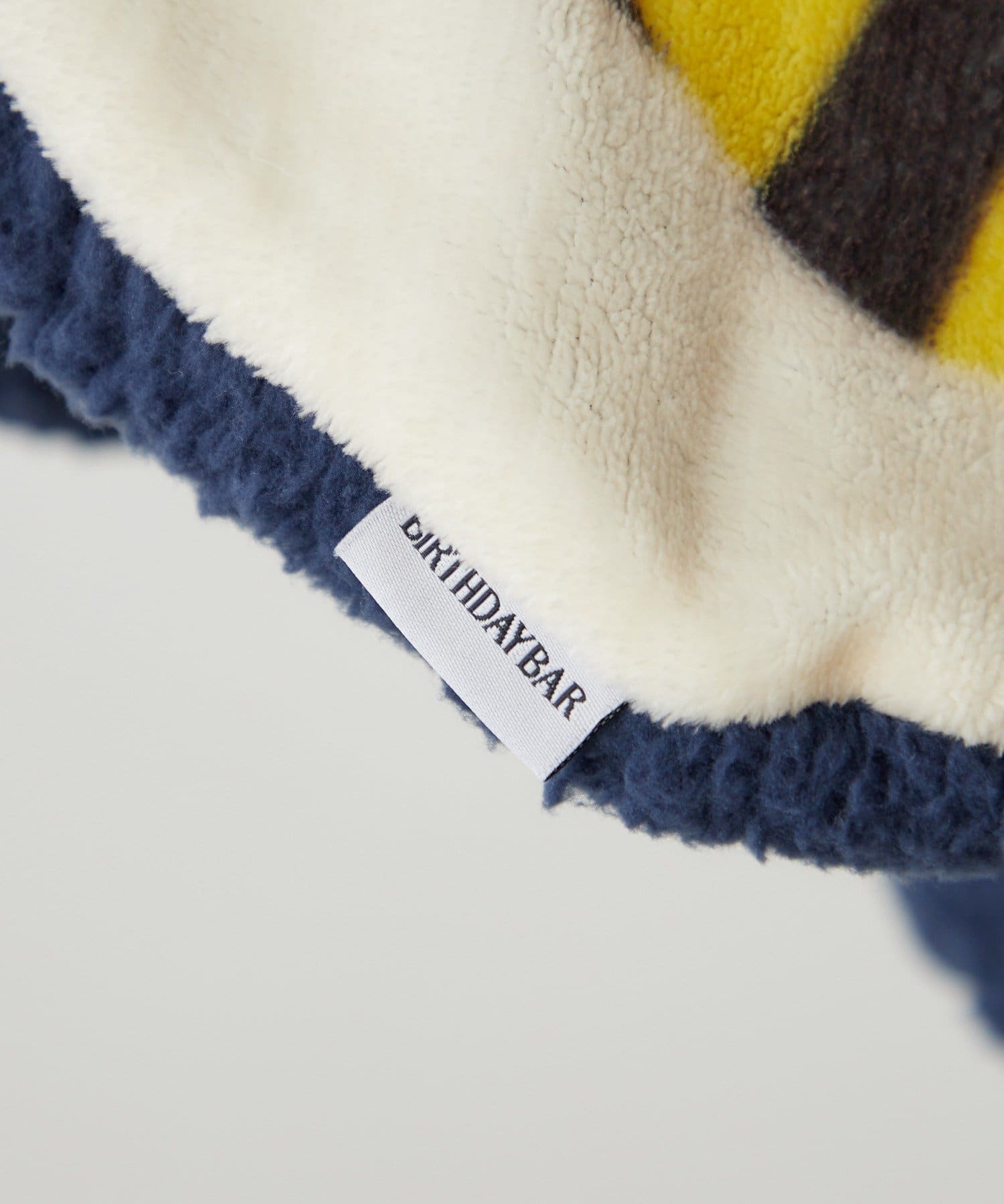 BIRTHDAY BAR(バースデイバー) animal diecut blanket  アニマルブランケット