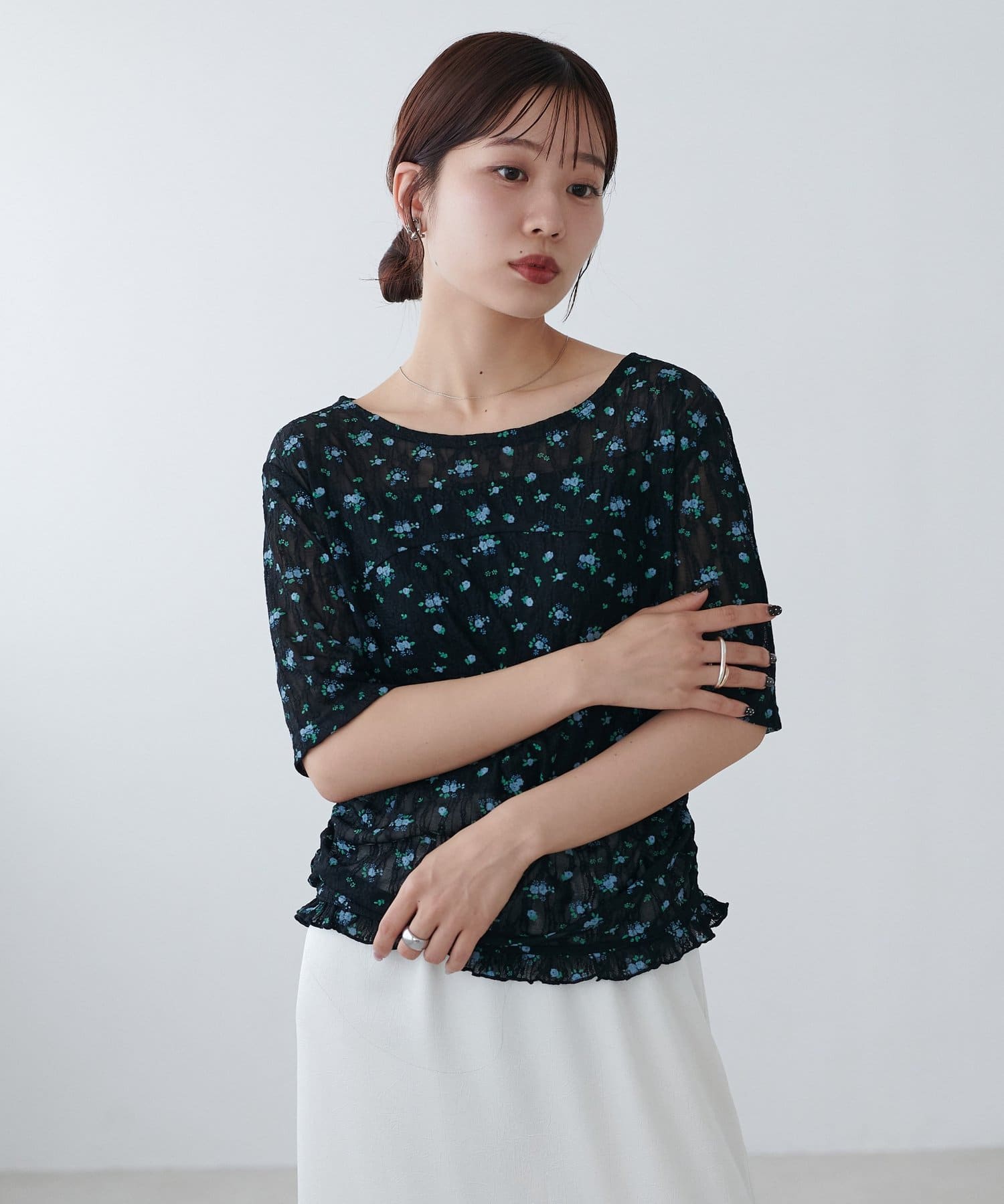 DISCOAT(ディスコート) 花柄シャーリング半袖プルオーバー