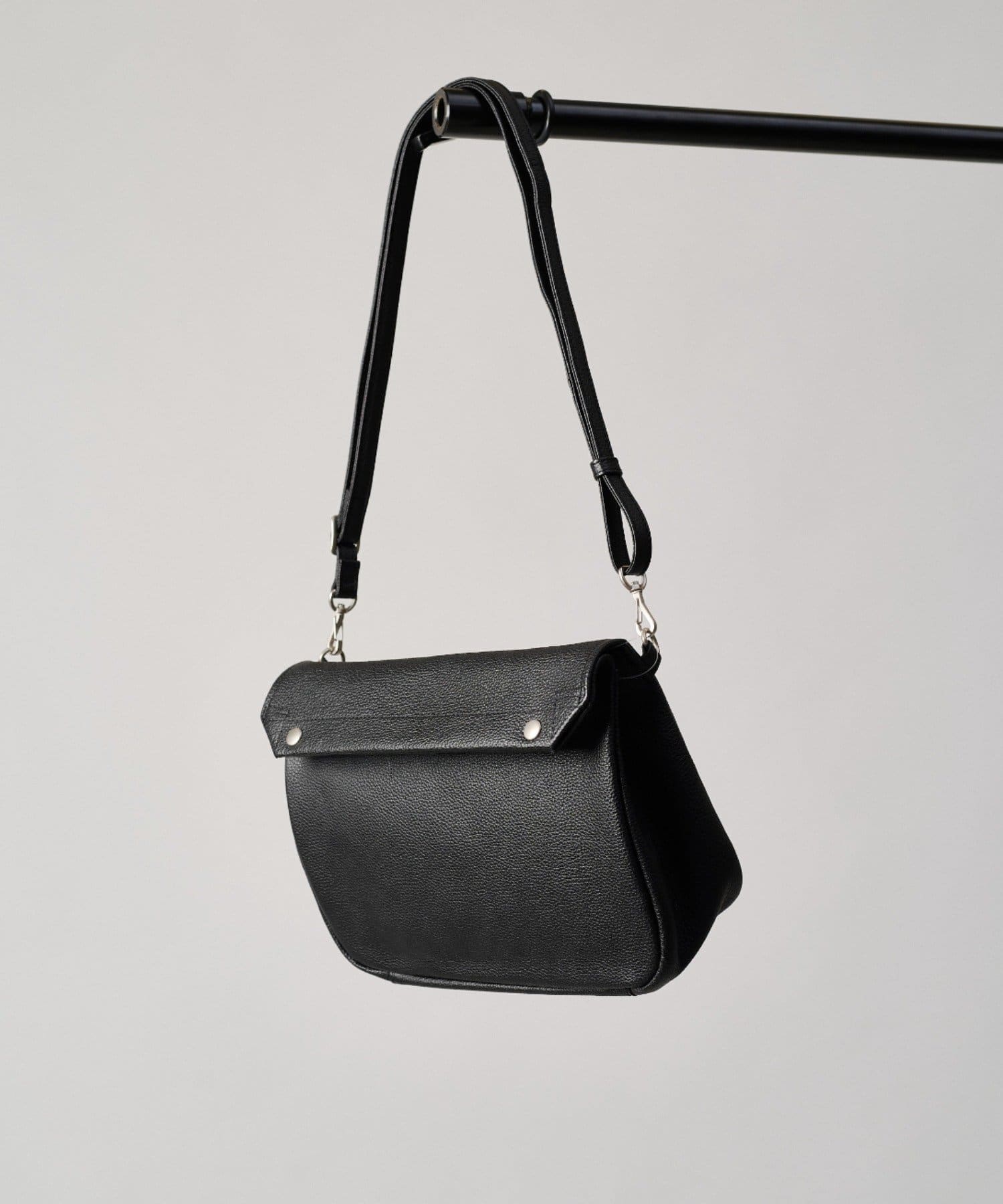 Lui's(ルイス) 【SLOW / スロウ】Gasmask Shoulder Bag - L