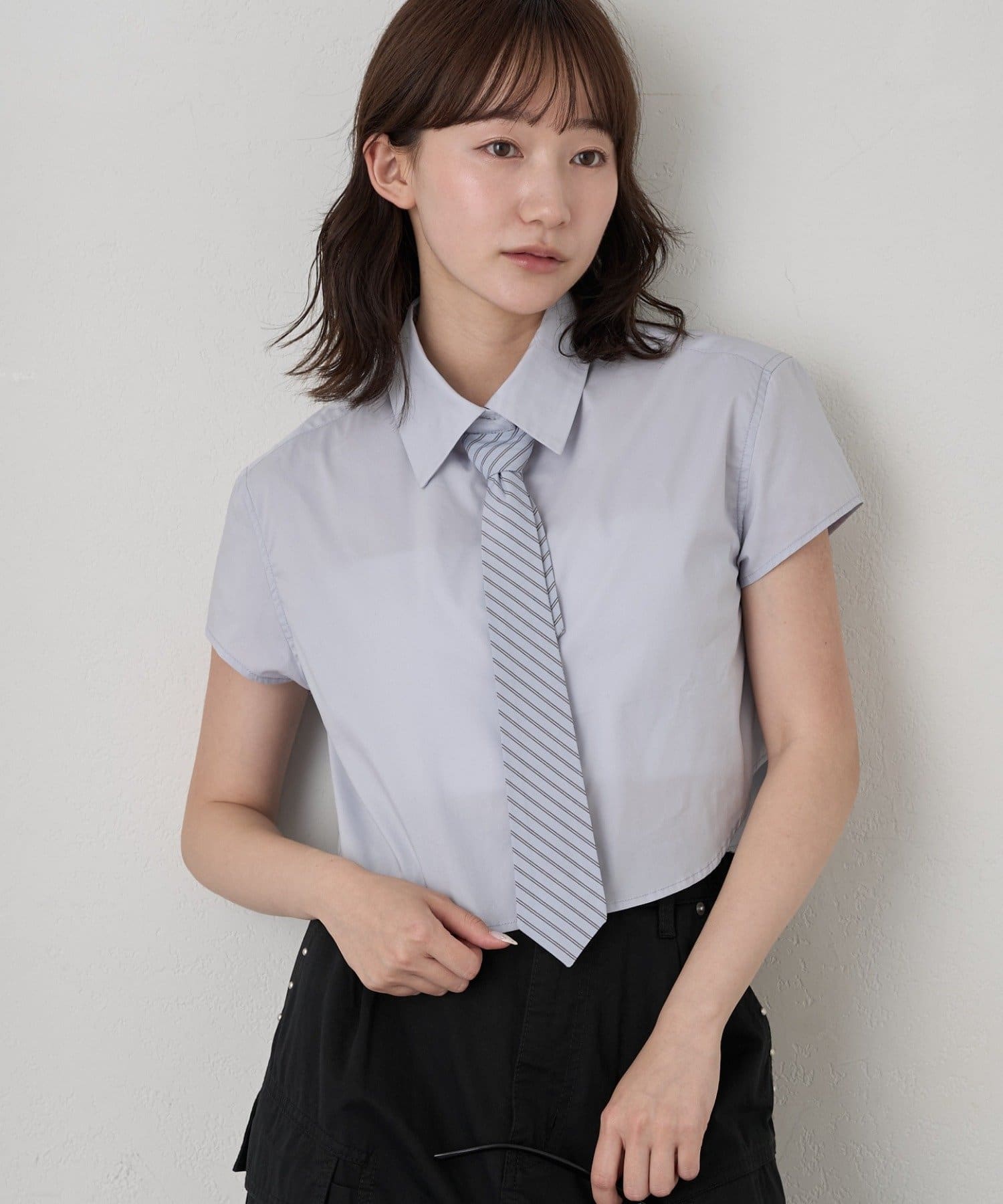 mline(エムライン) [mline]ネクタイ付き 半袖シャツ