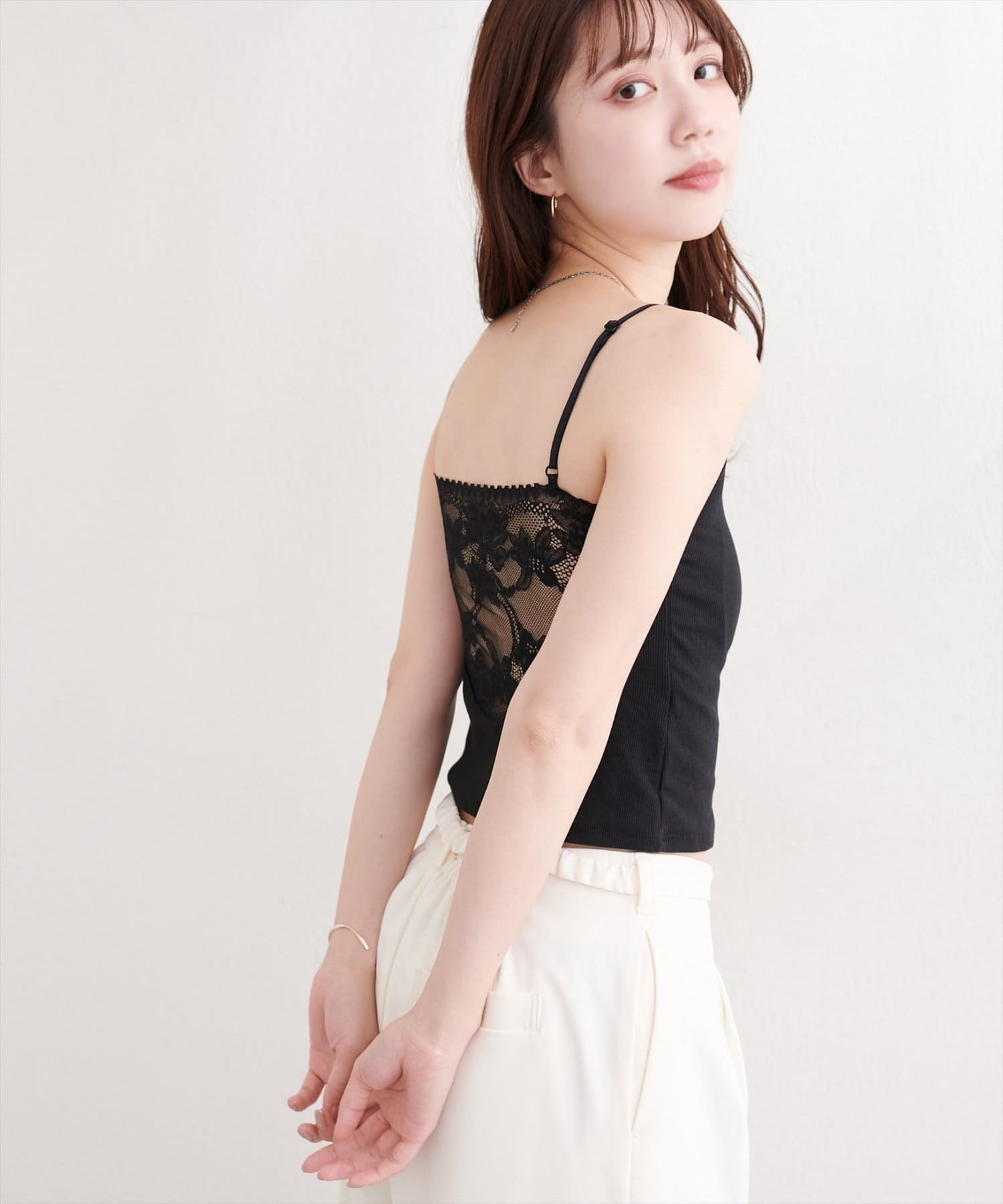 natural couture(ナチュラルクチュール) カップ付きレースキャミ