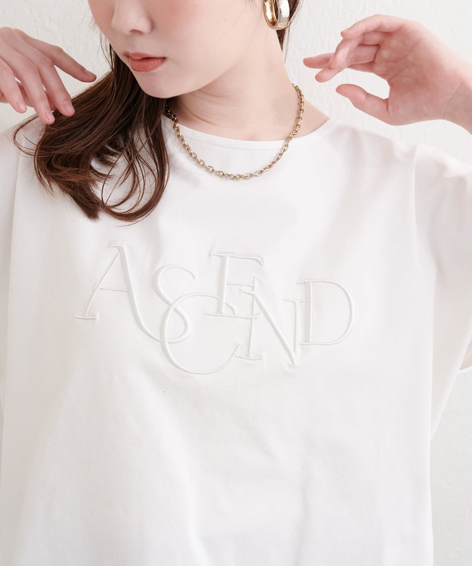 natural couture(ナチュラルクチュール) ロゴ刺繍入りラメT