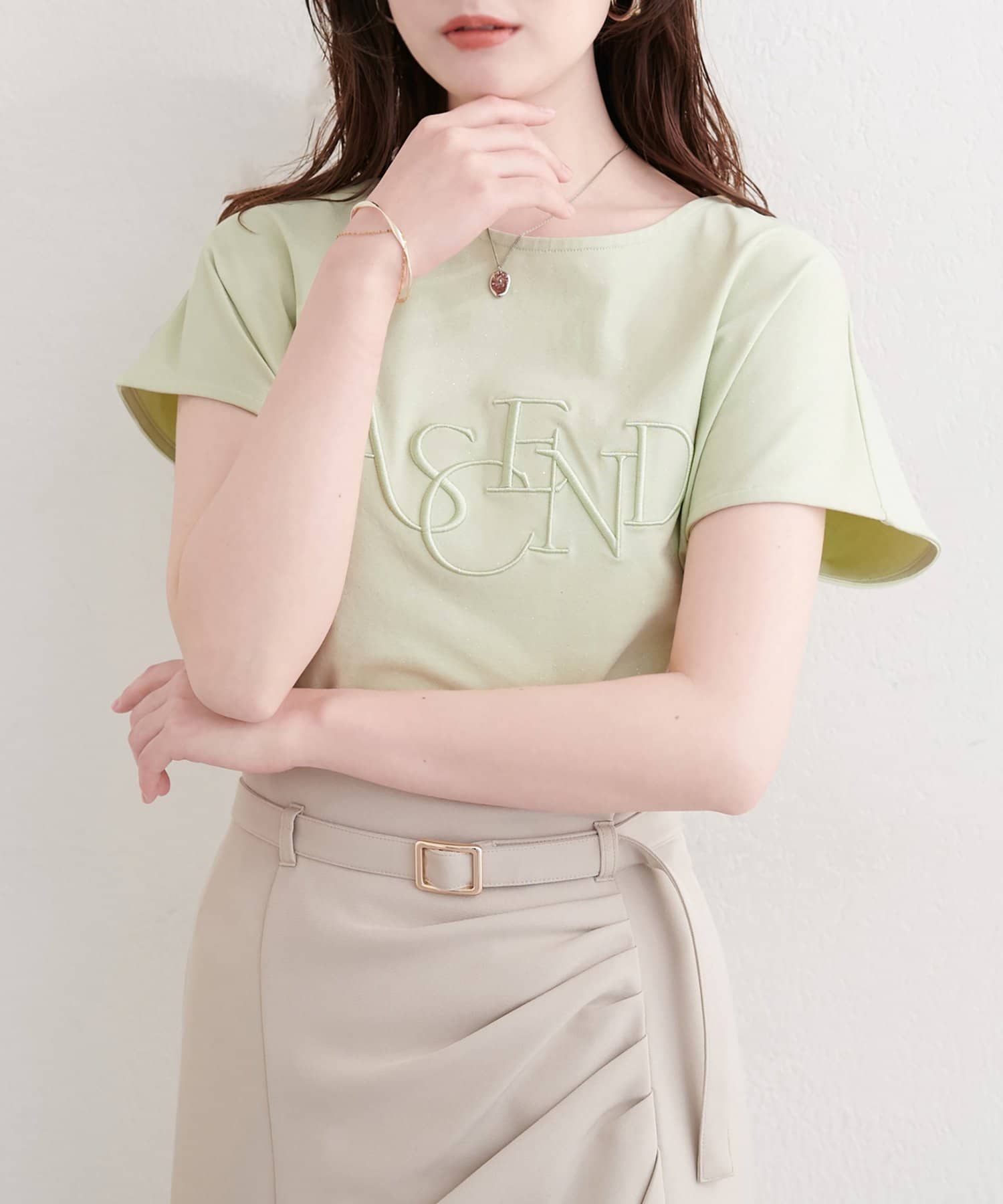 natural couture(ナチュラルクチュール) ロゴ刺繍入りラメT