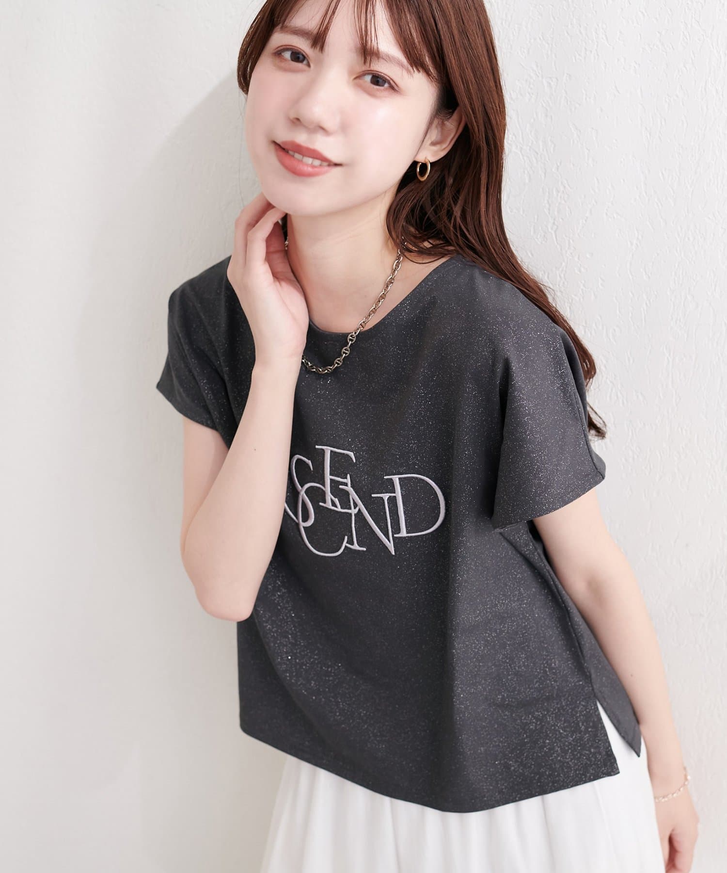 natural couture(ナチュラルクチュール) ロゴ刺繍入りラメT