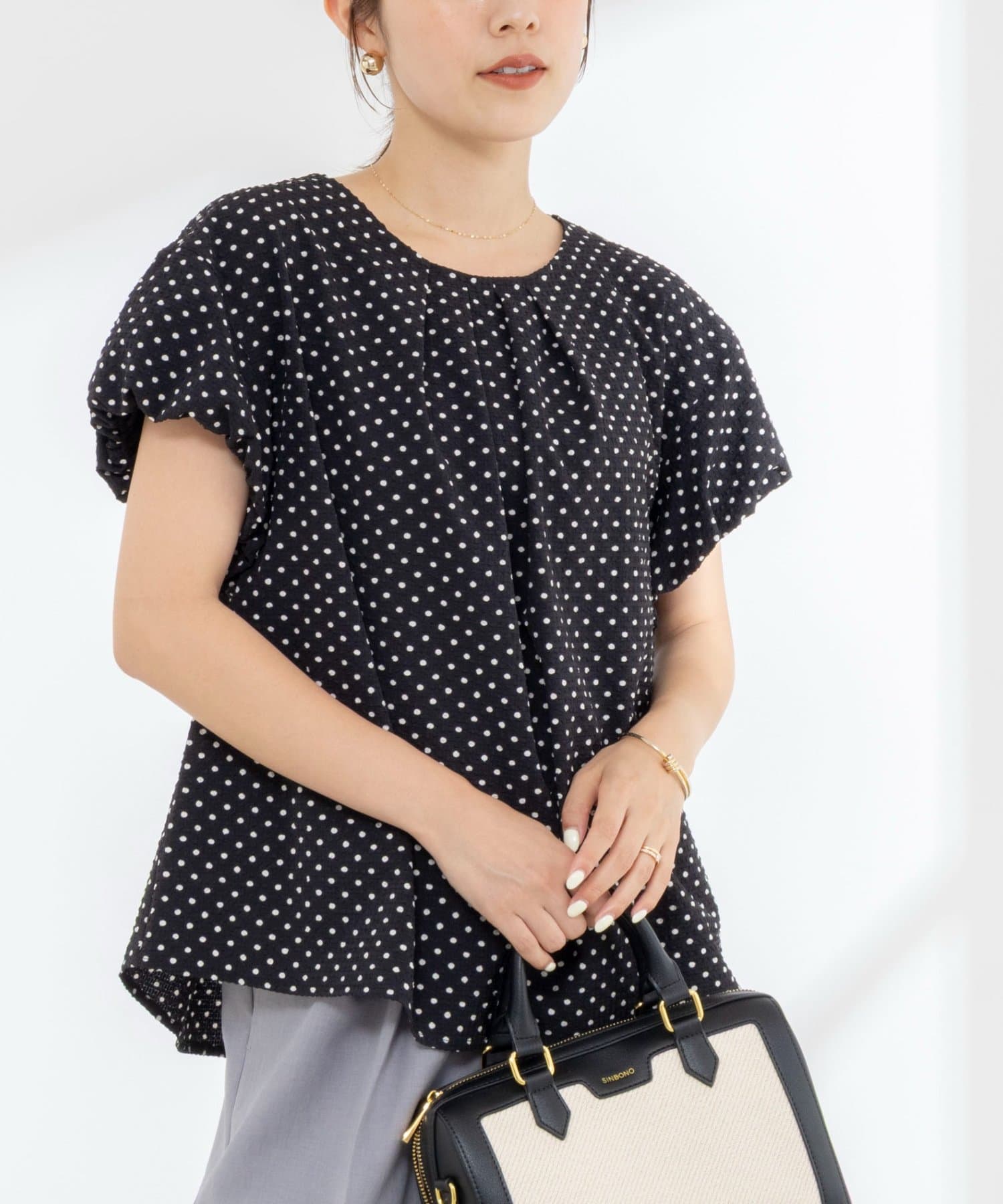 NOLLEY'S(ノーリーズ) 【WEB限定】ウォッシャブルサッカードット袖ギャザーブラウス