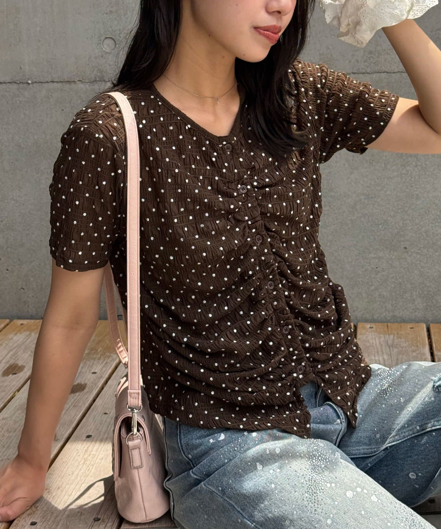 CIAOPANIC(チャオパニック) 【♡20で1500円OFFクーポン！？】【WEB限定】フロントシャーリングドット柄トップス