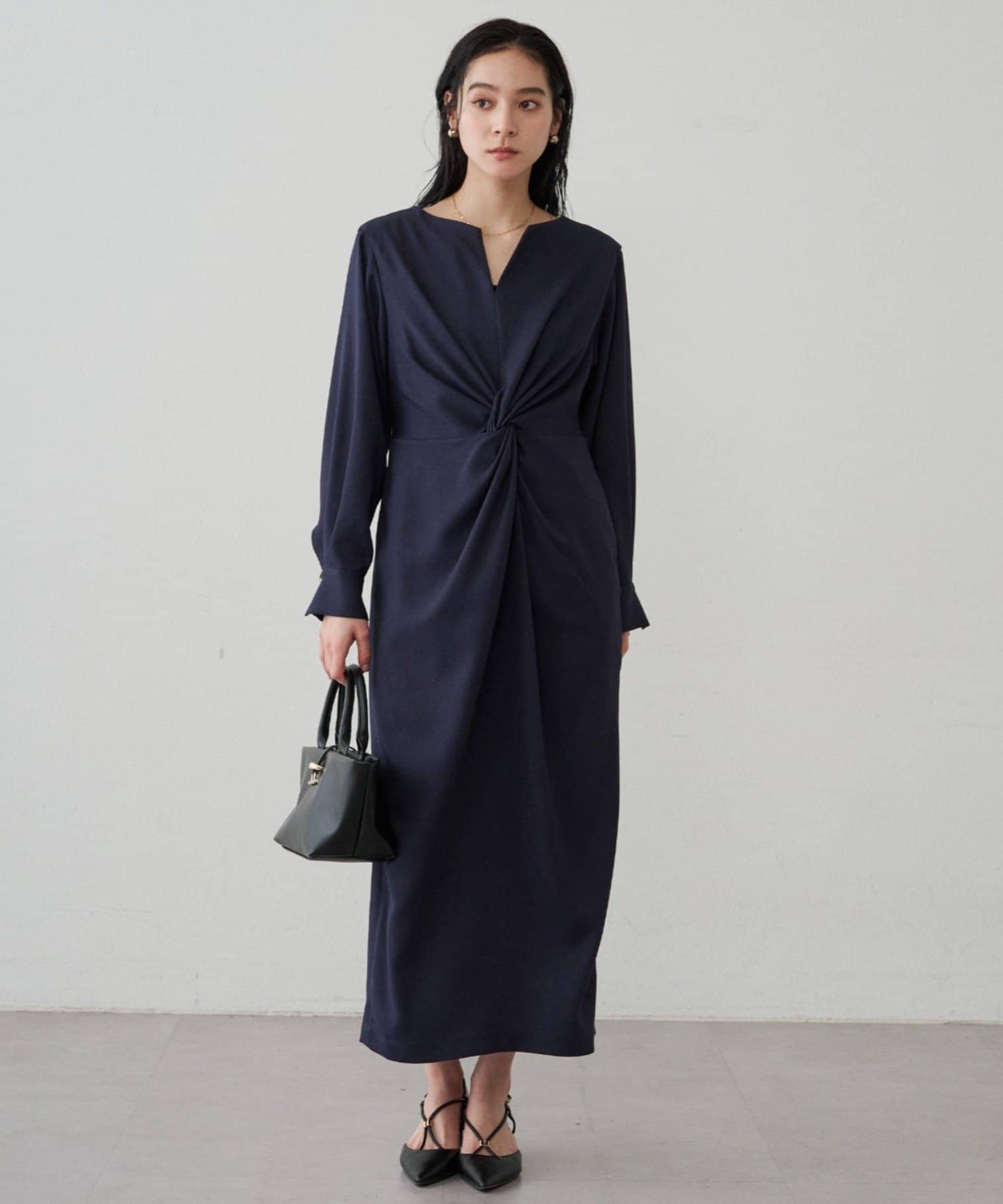 OUTLET(アウトレット) 【Loungedress】ツイストVネックワンピース