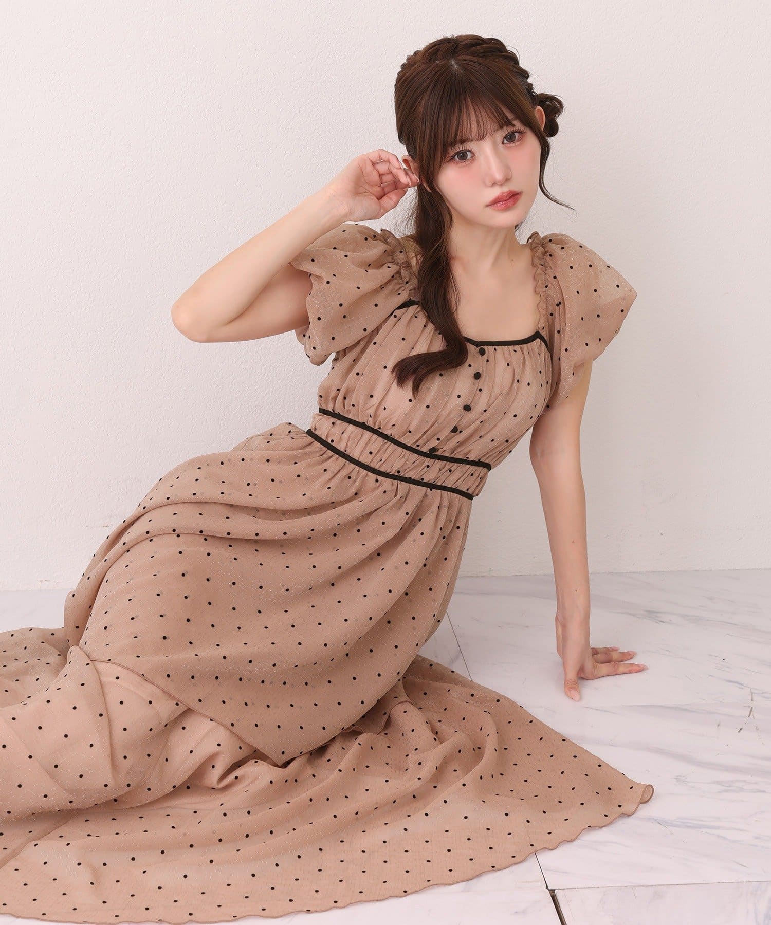 one after another NICE CLAUP(ワンアフターアナザー ナイスクラップ) バックレースアップティアードロングワンピース