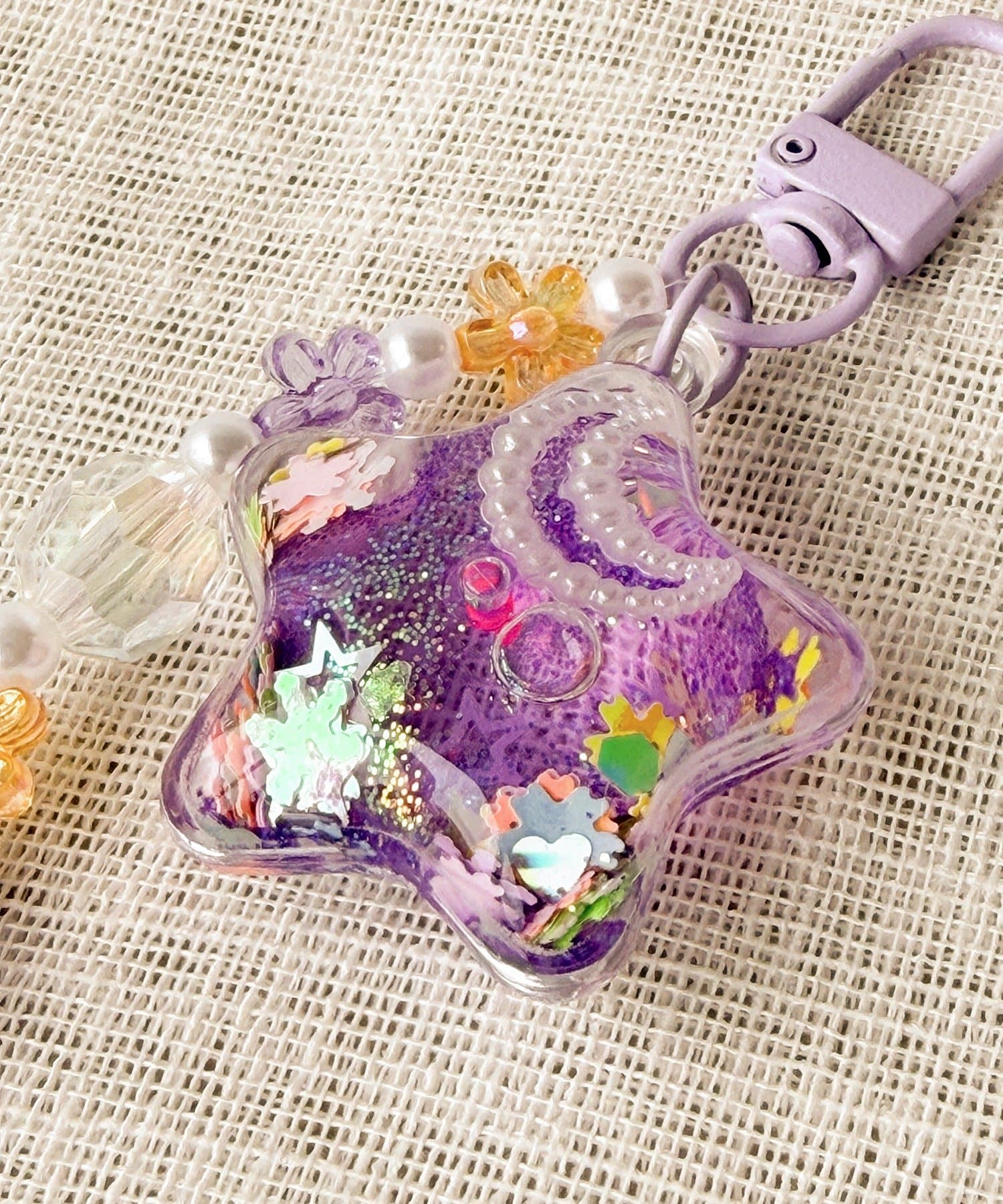 3COINS(スリーコインズ) キラキラアクアキーホルダー