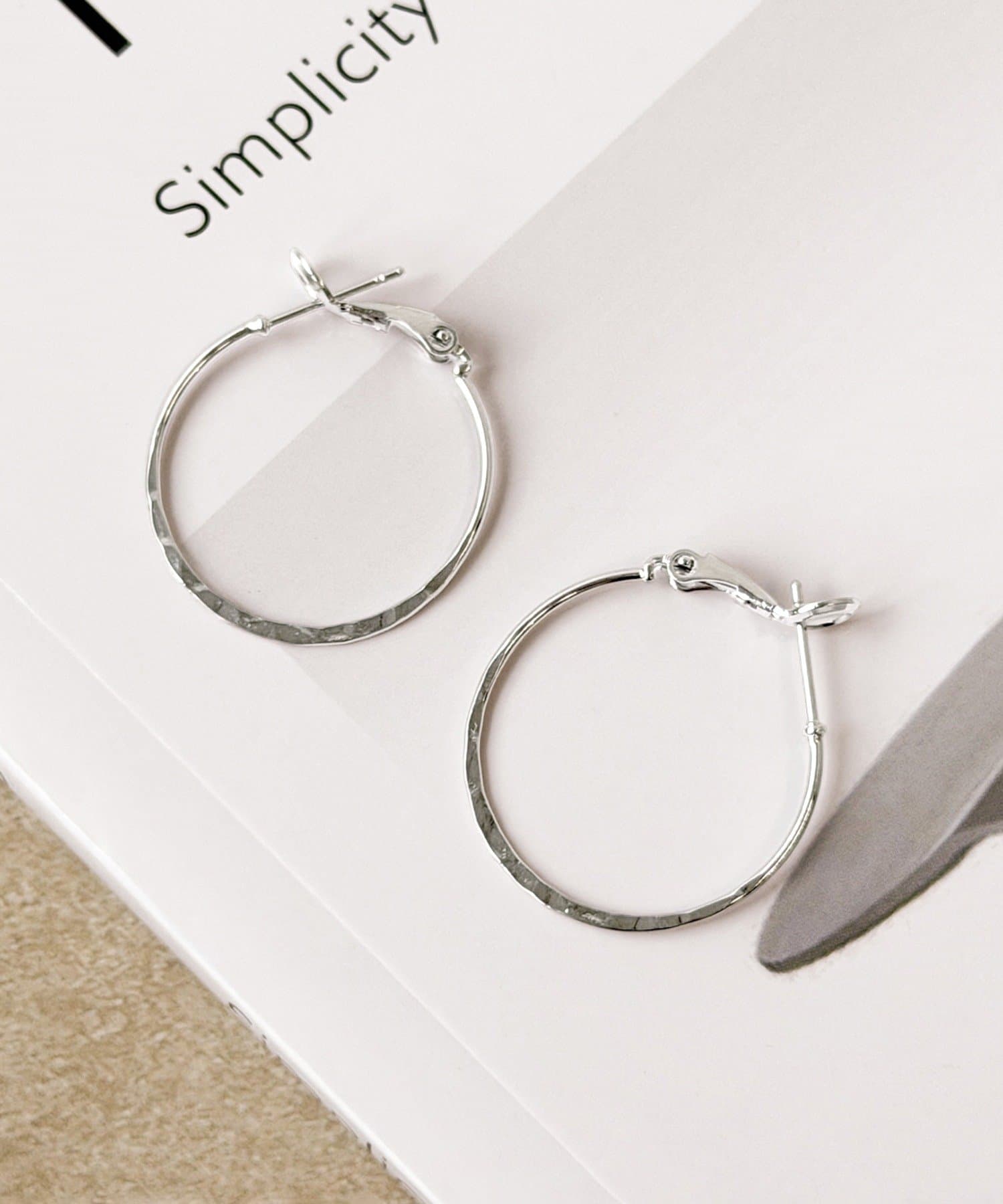 3COINS(スリーコインズ) タタキフープピアス