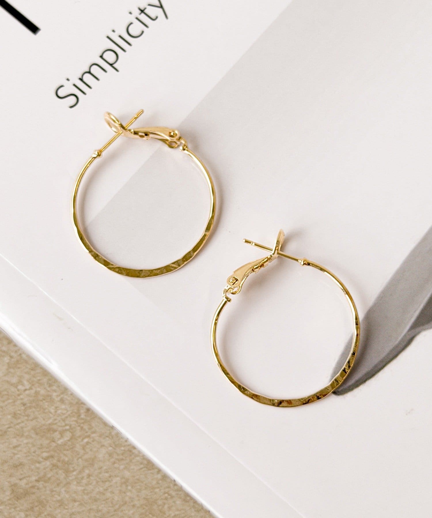 3COINS(スリーコインズ) タタキフープピアス