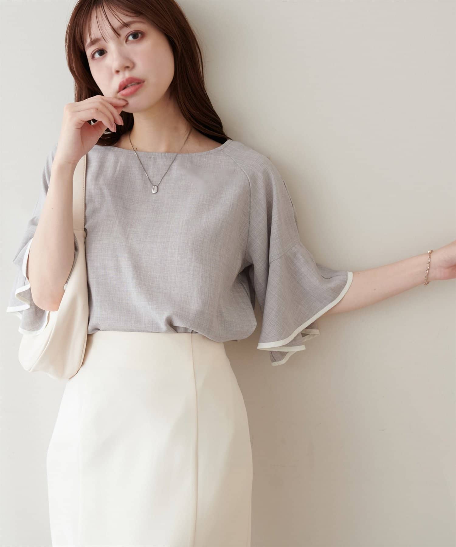 natural couture(ナチュラルクチュール) 麻調合繊ラッフルスリーブブラウス