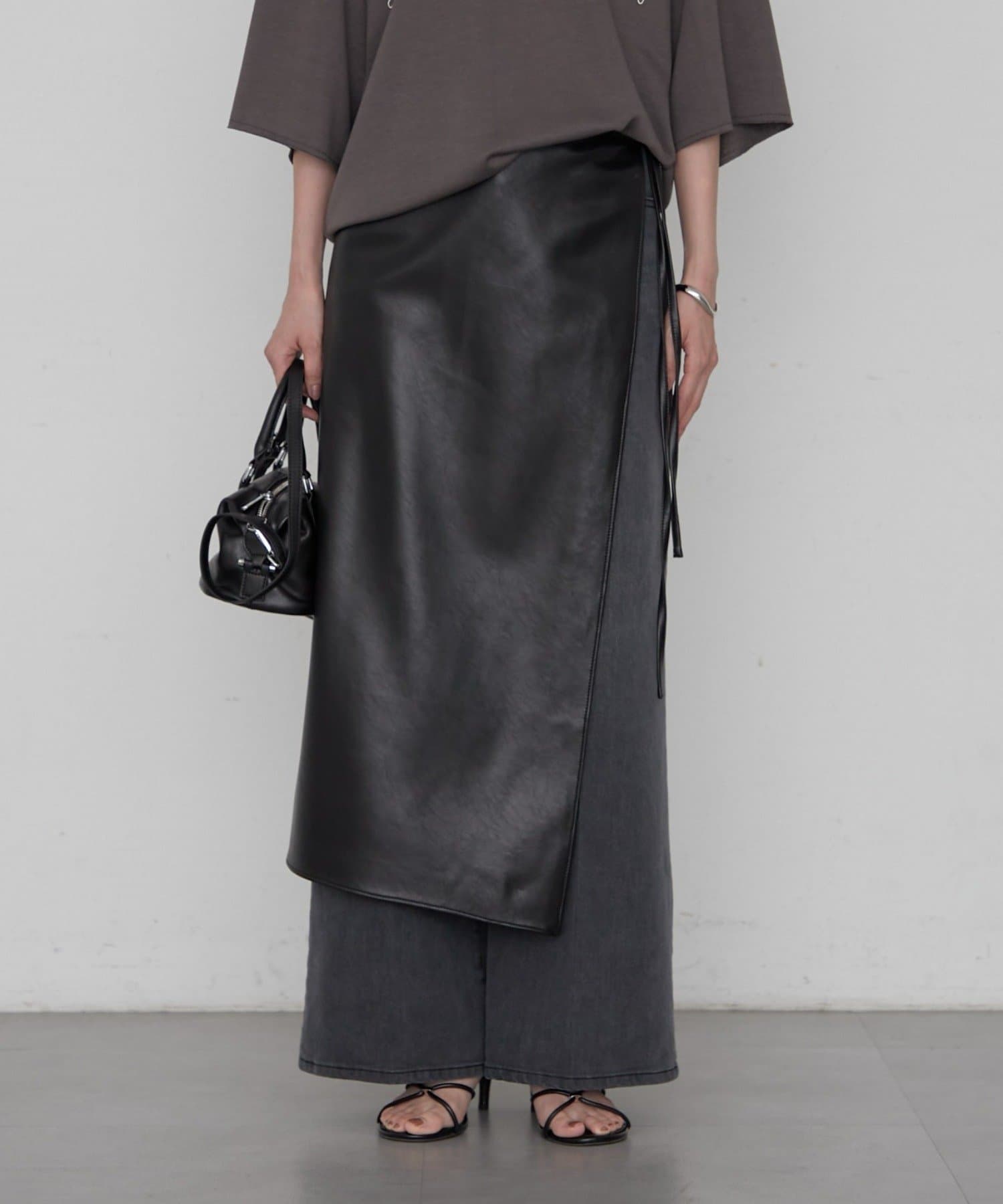 LOUNGEDRESS(ラウンジドレス) フェイクレザーラップスカート