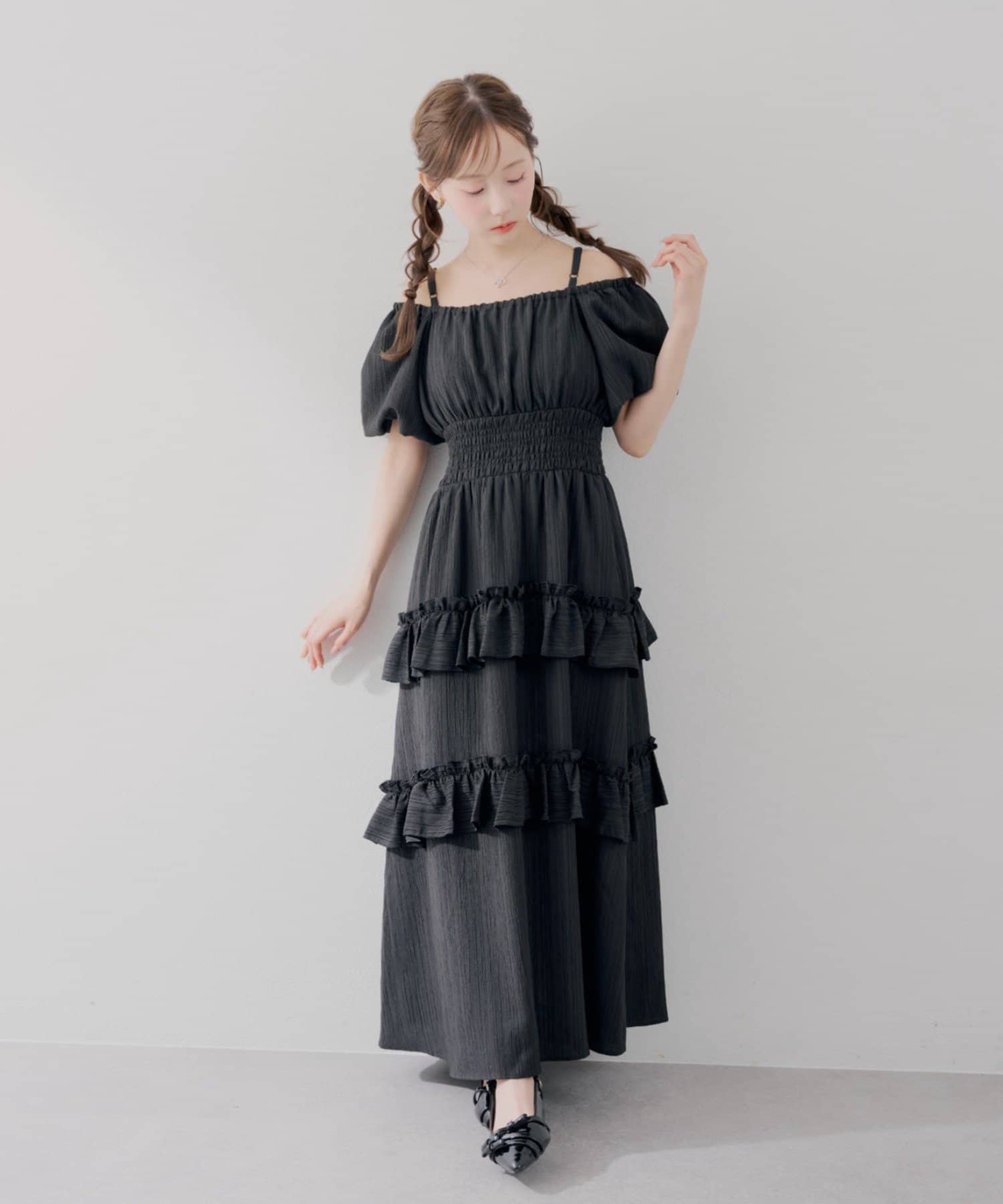 NICE CLAUP / OLIVE des OLIVE OUTLET(ナイスクラップ  / オリーブ デ オリーブ アウトレット) 【continuer】たっぷりのフリルが目を惹く、バルーン袖ティアードワンピ