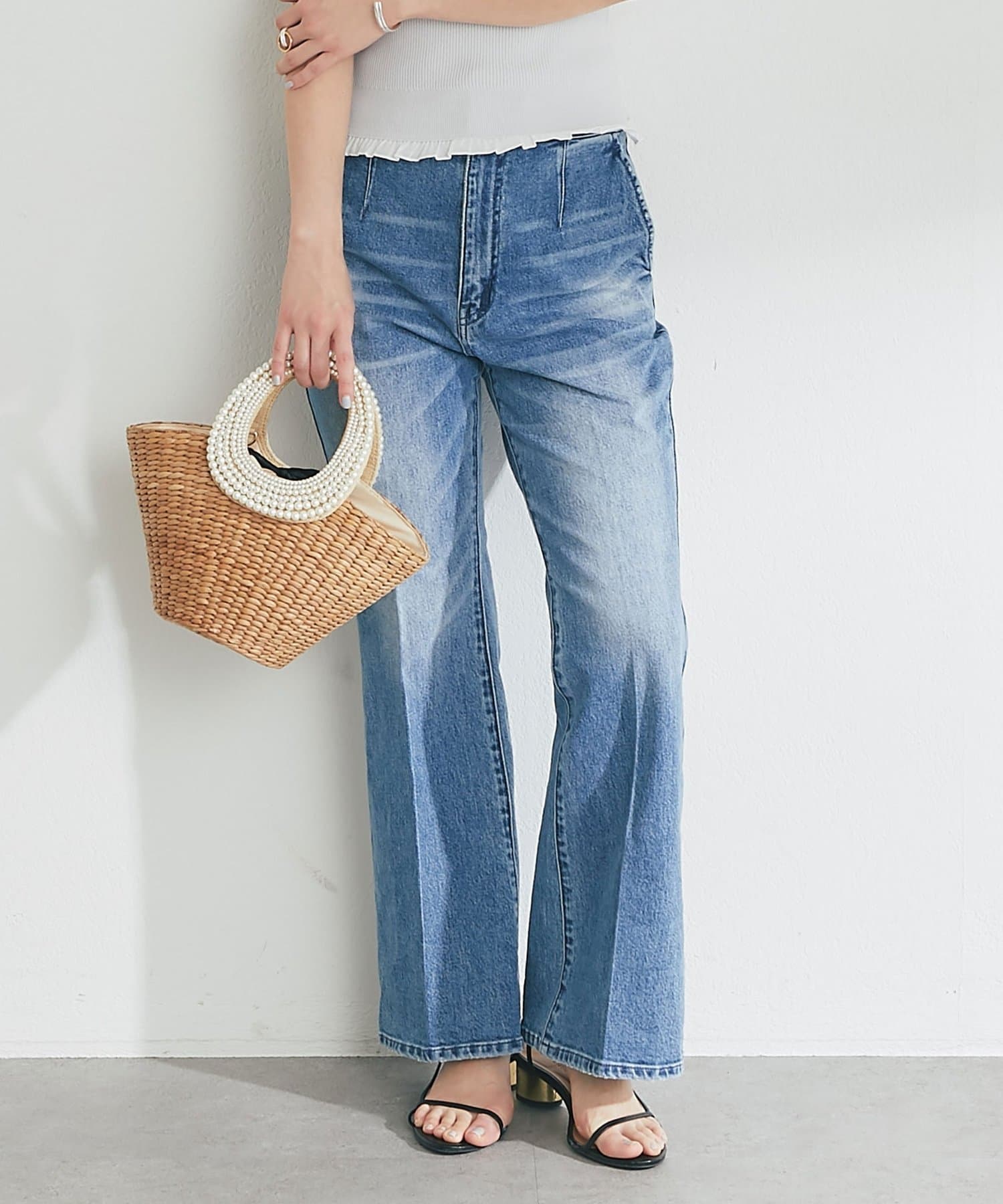 La boutique BonBon(ラブティックボンボン) 【miki監修・新色・新サイズ登場！】バックレースアップデニムフレアパンツ