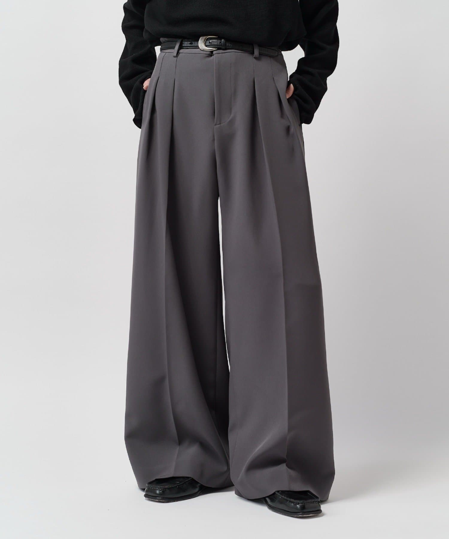 Lui's(ルイス) 【Neucon】2タックワイドストレートスラックスパンツ