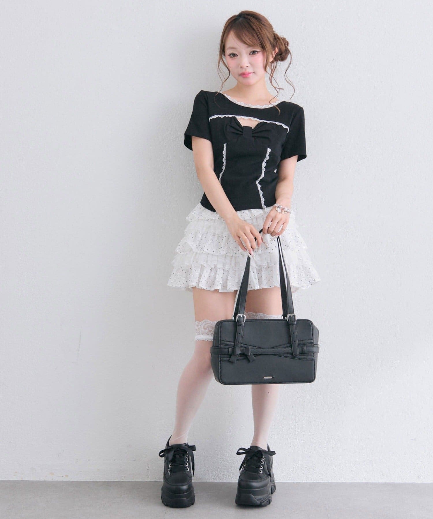 OLIVE des OLIVE(オリーブ デ オリーブ) デコルテ開きリボントップス