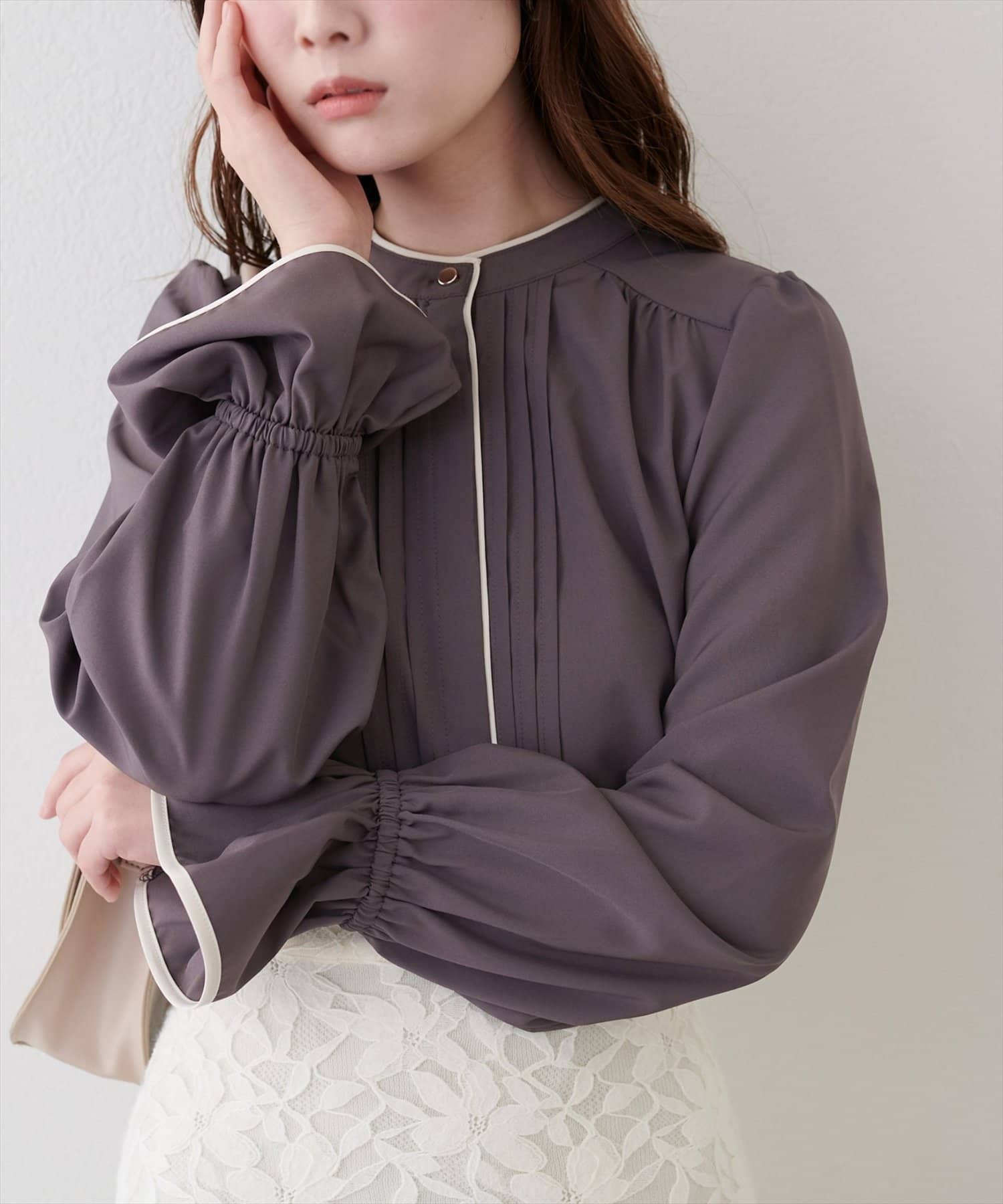 NICE CLAUP / OLIVE des OLIVE OUTLET(ナイスクラップ  / オリーブ デ オリーブ アウトレット) 【natural couture】配色パイピングタックブラウス