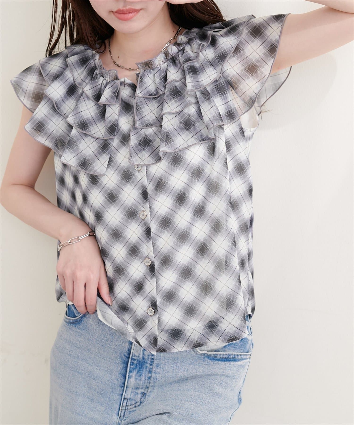 NICE CLAUP / OLIVE des OLIVE OUTLET(ナイスクラップ  / オリーブ デ オリーブ アウトレット) 【natural couture】フリルカラーノースリブラウス