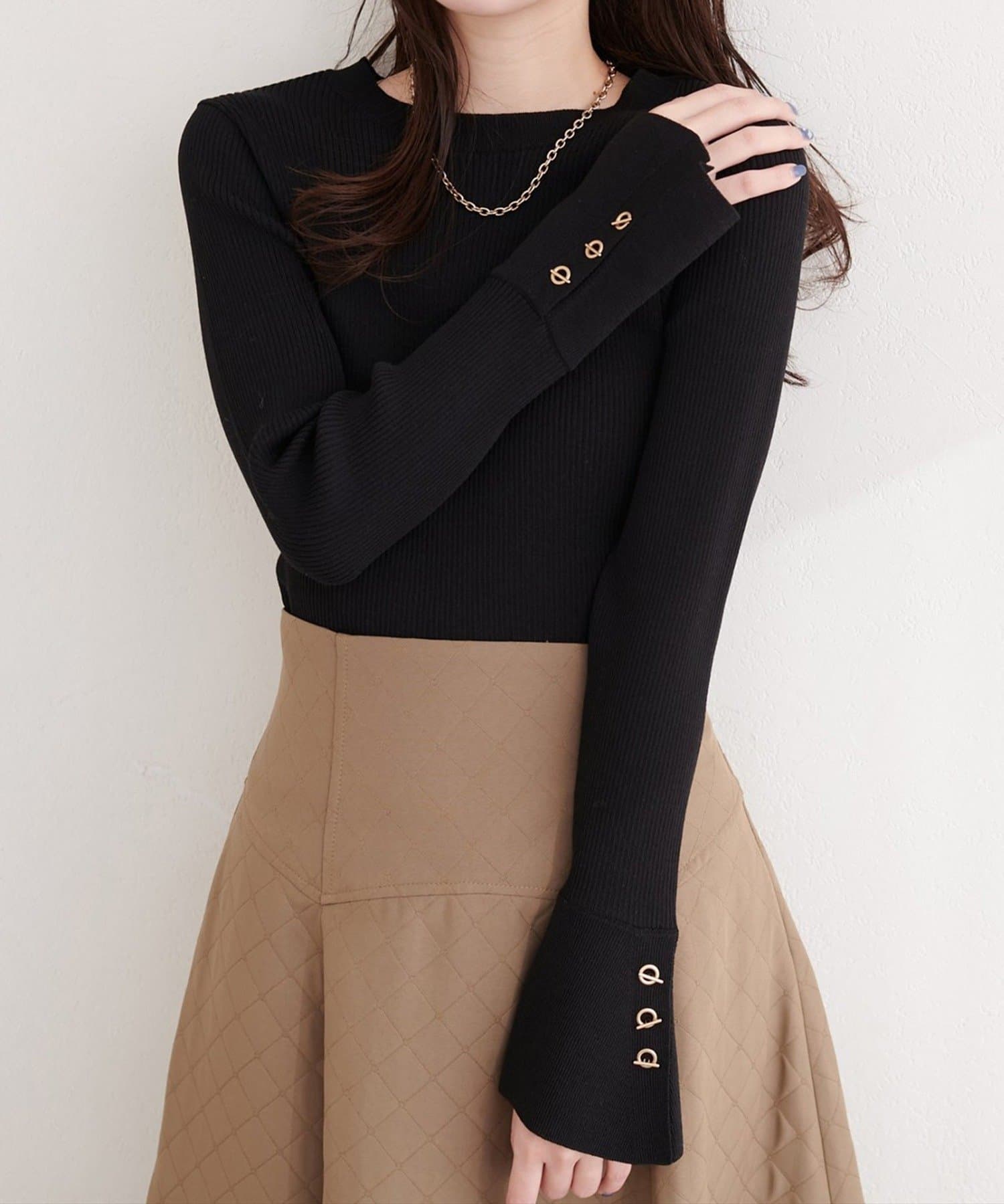 NICE CLAUP / OLIVE des OLIVE OUTLET(ナイスクラップ  / オリーブ デ オリーブ アウトレット) 【natural couture】袖口ハトメ釦クルーネックニットプルオーバー