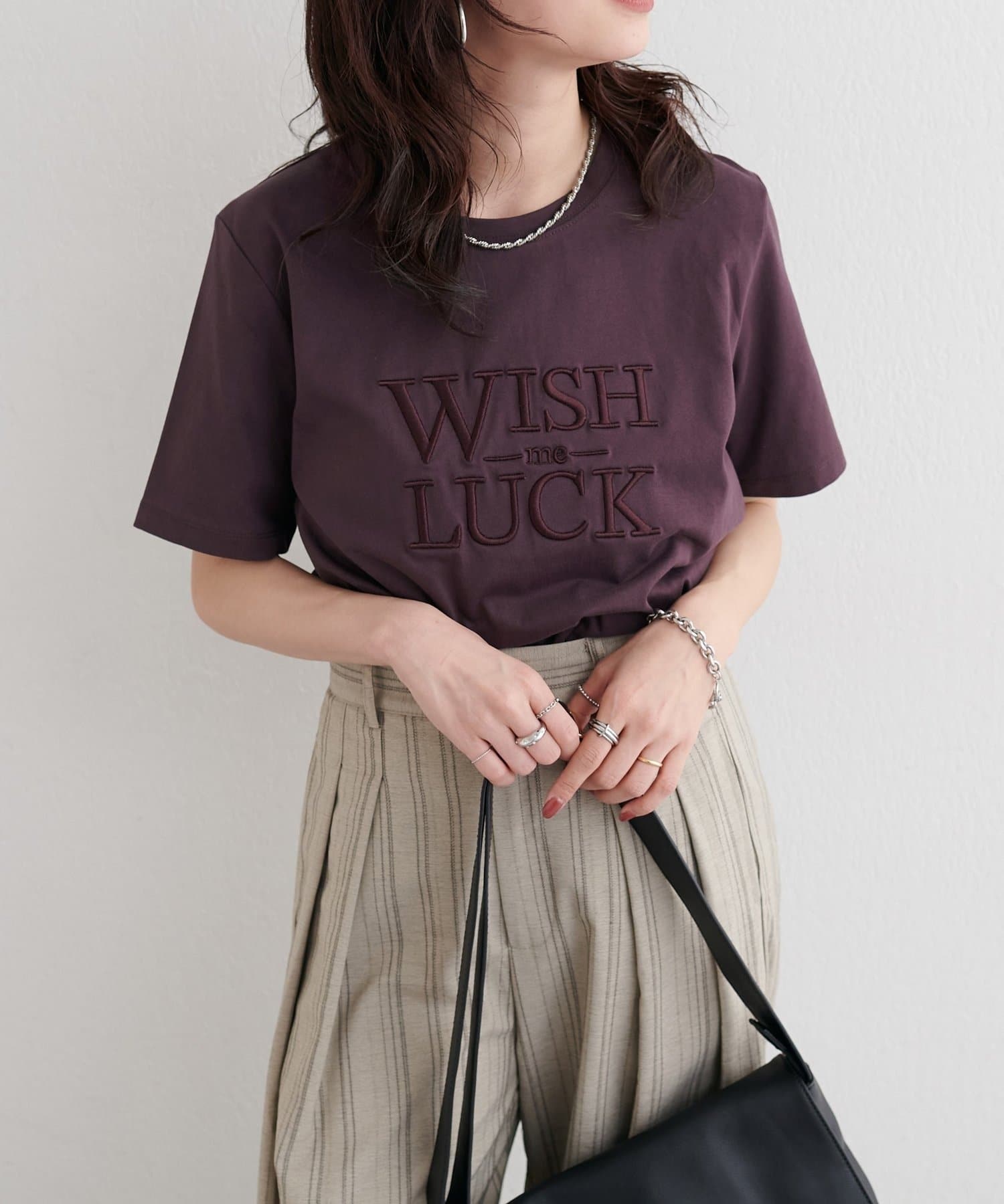NICE CLAUP / OLIVE des OLIVE OUTLET(ナイスクラップ  / オリーブ デ オリーブ アウトレット) 【LARUTA】厚盛り２段ロゴ刺しゅうＴシャツ