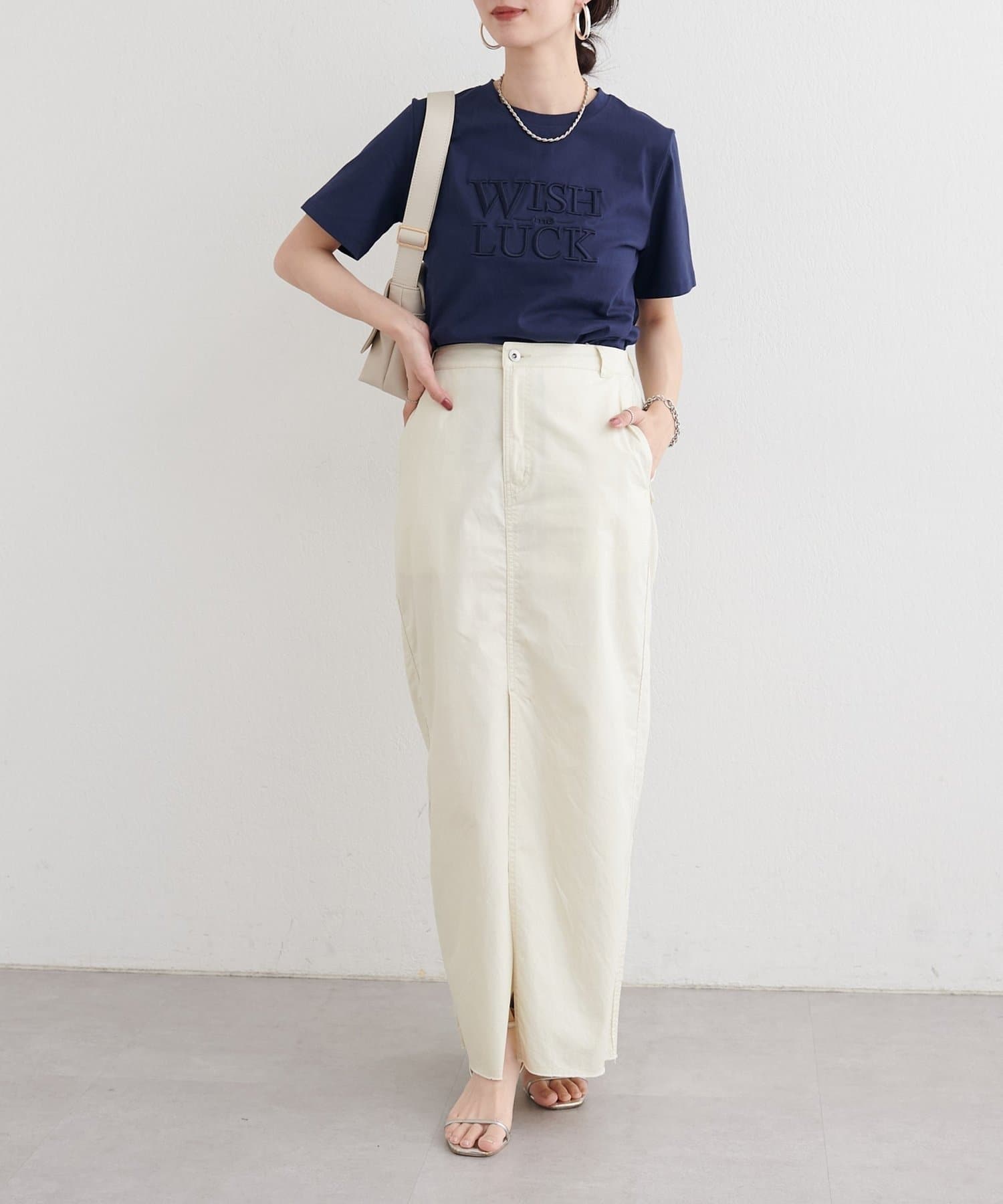 NICE CLAUP / OLIVE des OLIVE OUTLET(ナイスクラップ  / オリーブ デ オリーブ アウトレット) 【LARUTA】厚盛り２段ロゴ刺しゅうＴシャツ