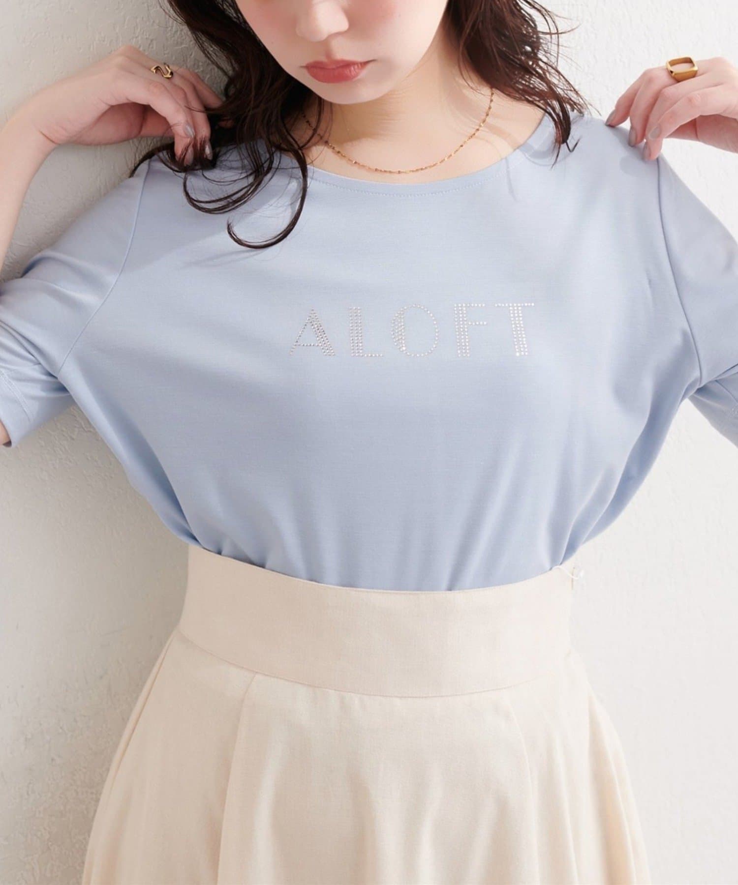 NICE CLAUP / OLIVE des OLIVE OUTLET(ナイスクラップ  / オリーブ デ オリーブ アウトレット) 【natural couture】ラインストーンロゴ半袖Ｔシャツ