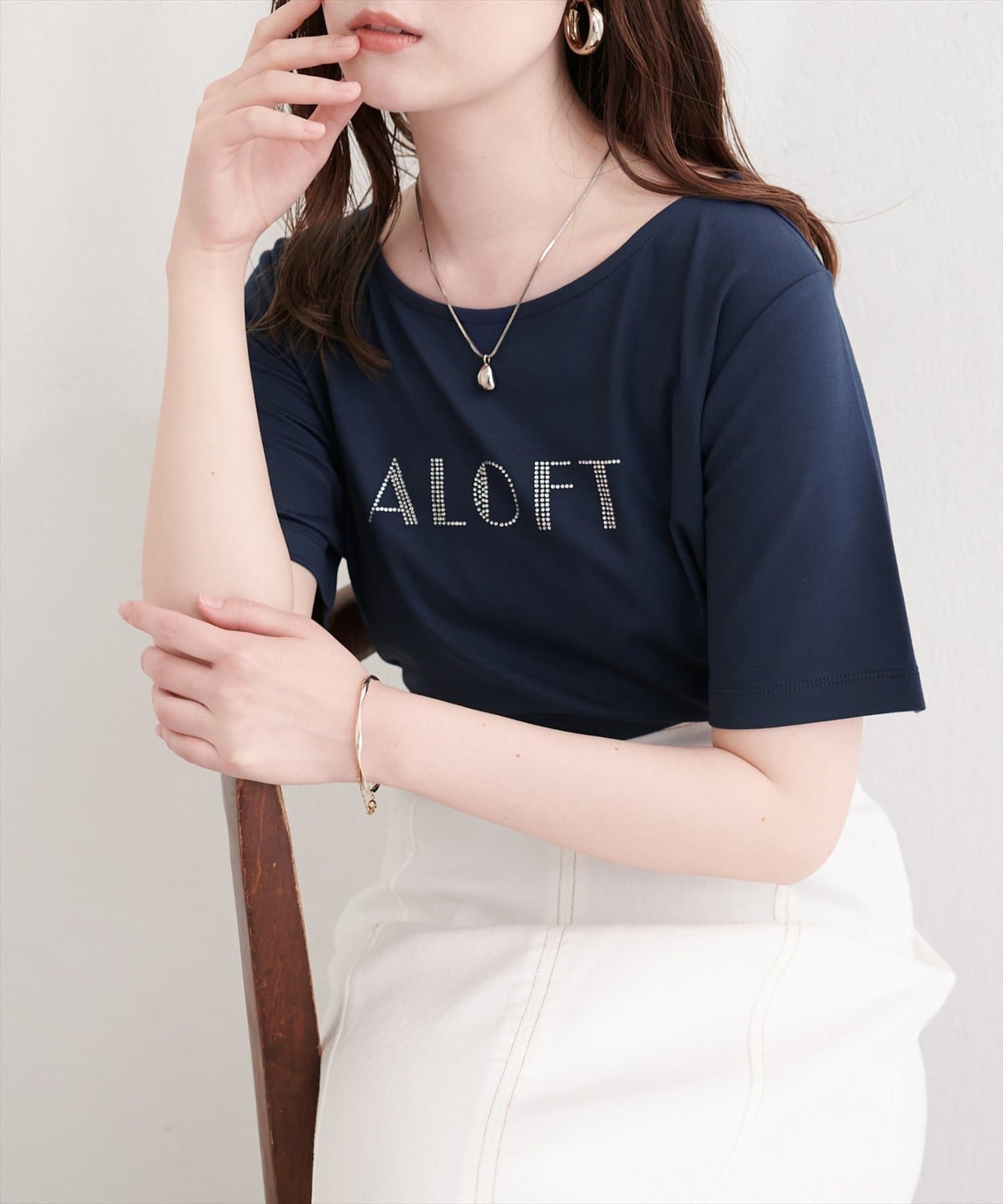 NICE CLAUP / OLIVE des OLIVE OUTLET(ナイスクラップ  / オリーブ デ オリーブ アウトレット) 【natural couture】ラインストーンロゴ半袖Ｔシャツ