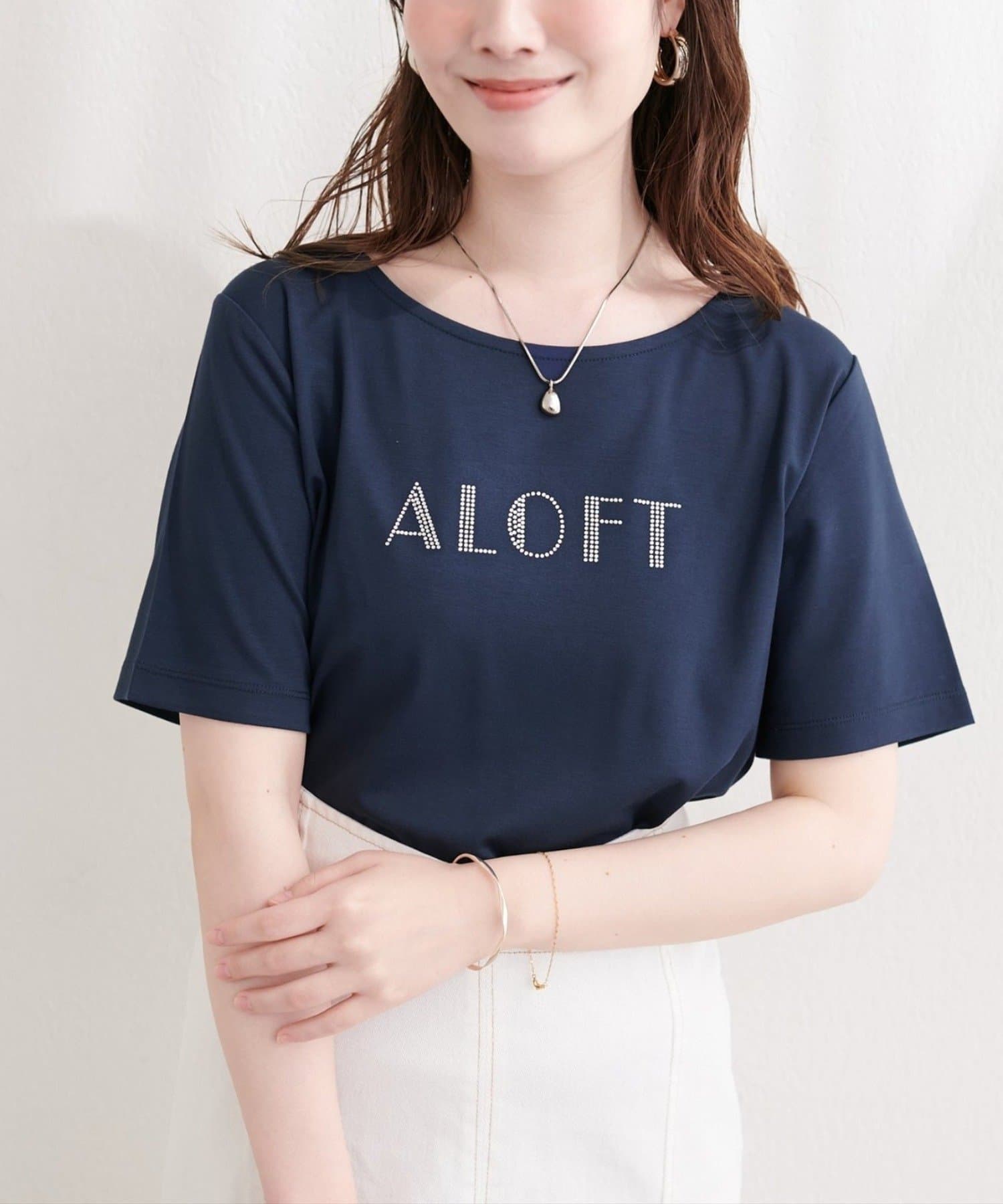 NICE CLAUP / OLIVE des OLIVE OUTLET(ナイスクラップ  / オリーブ デ オリーブ アウトレット) 【natural couture】ラインストーンロゴ半袖Ｔシャツ
