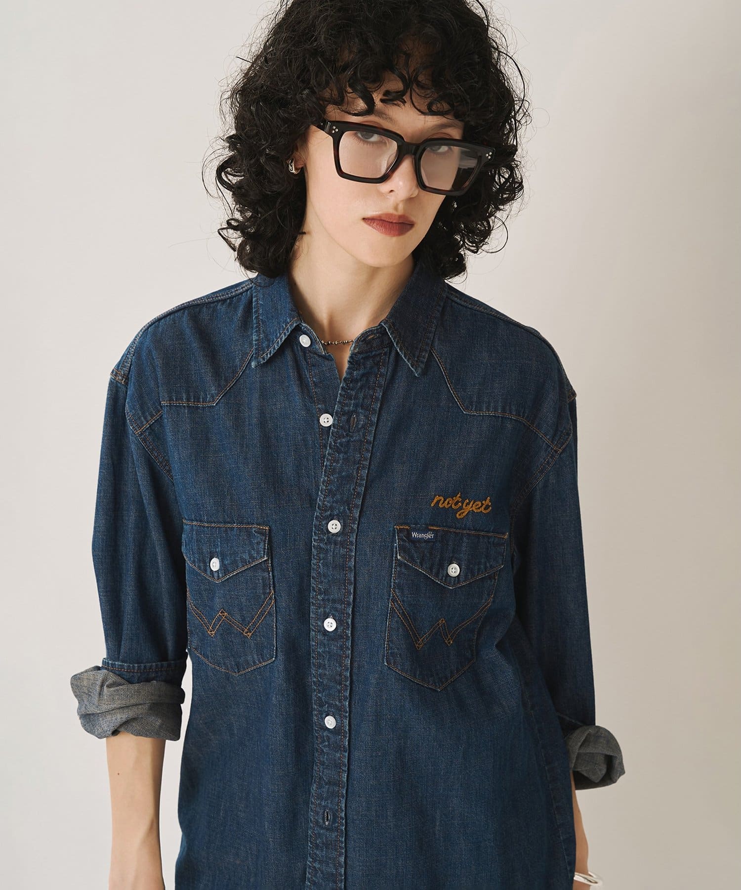 Whim Gazette(ウィム ガゼット) 【Wrangler】刺繍デニムシャツ