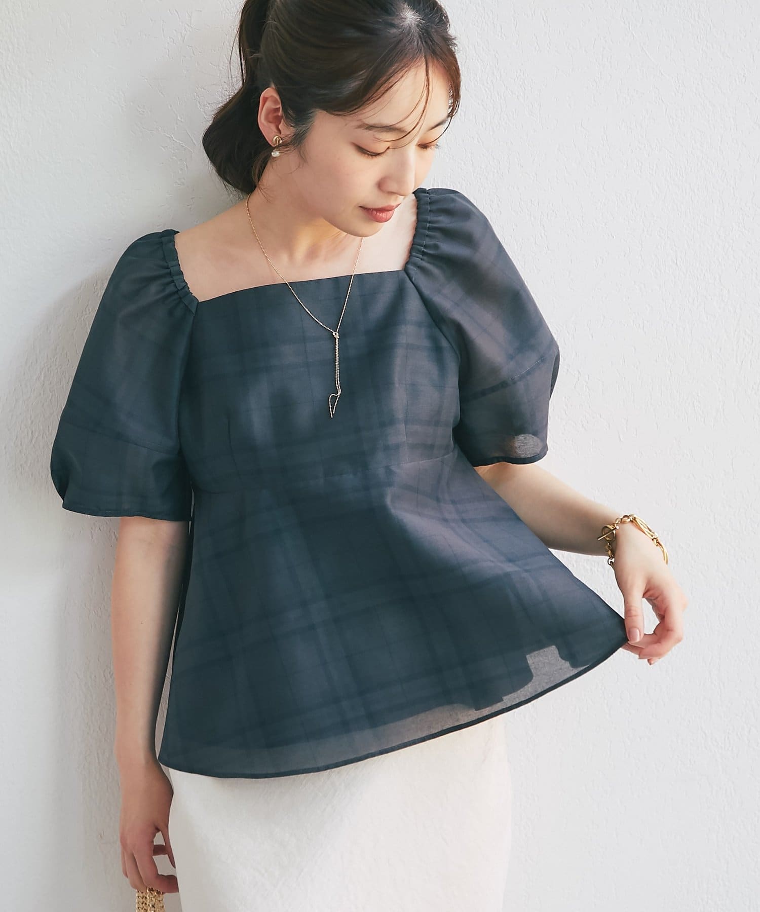 La boutique BonBon(ラブティックボンボン) シアーオーガンチェックランタンスリーブブラウス