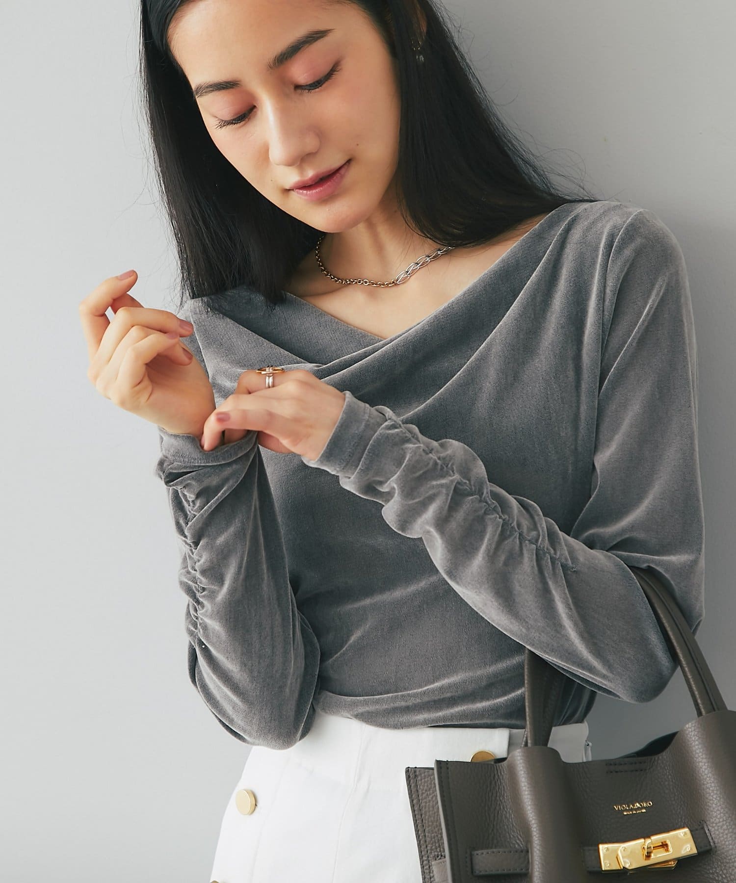 La boutique BonBon(ラブティックボンボン) フロッキーチュールドレープネックカットソー