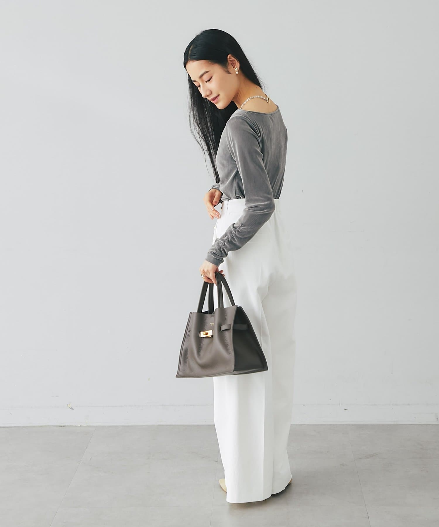 La boutique BonBon(ラブティックボンボン) フロッキーチュールドレープネックカットソー