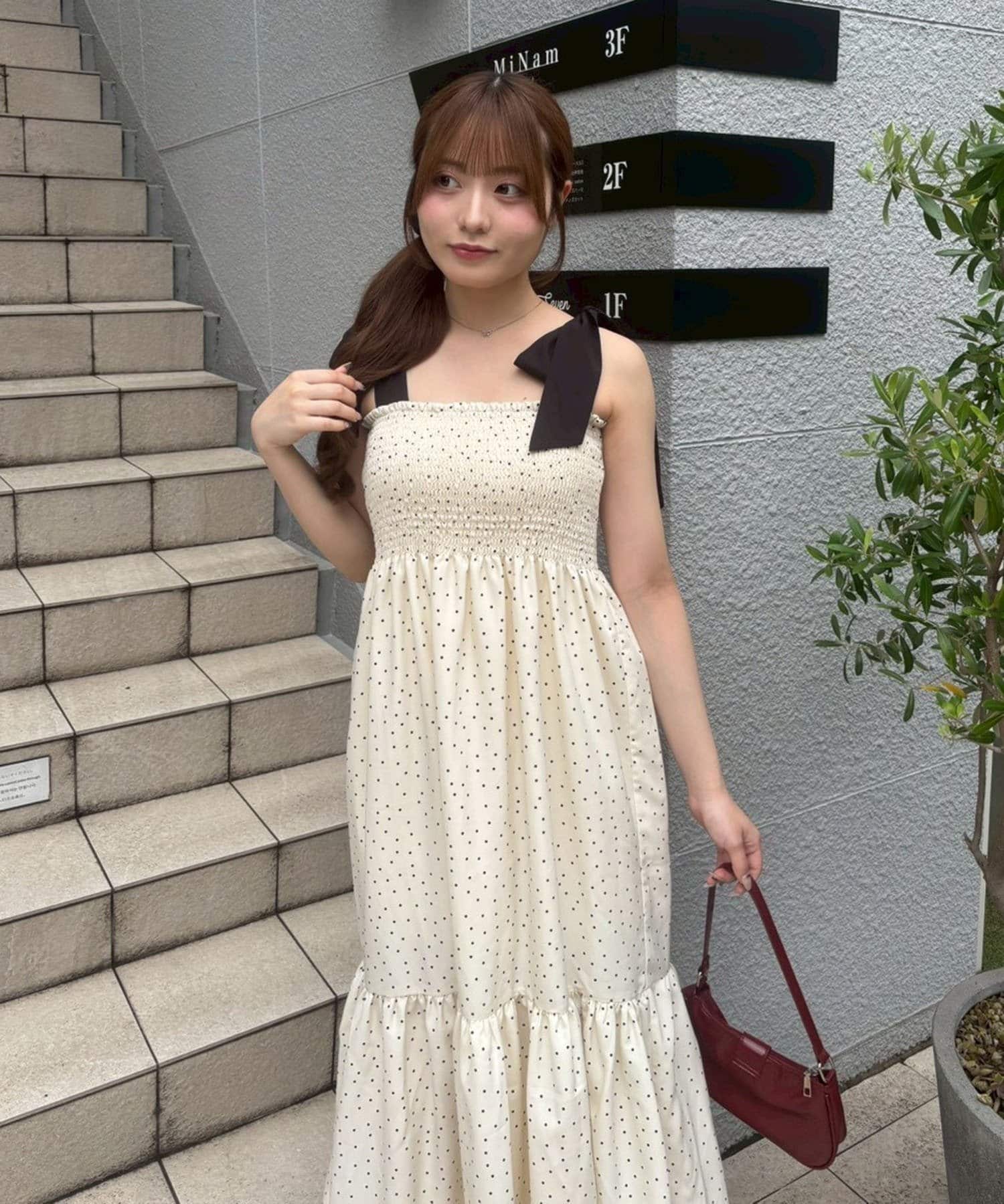 NICE CLAUP / OLIVE des OLIVE OUTLET(ナイスクラップ  / オリーブ デ オリーブ アウトレット) 【ANOTHER BRANCH】配色肩リボンシャーリングキャミワンピース