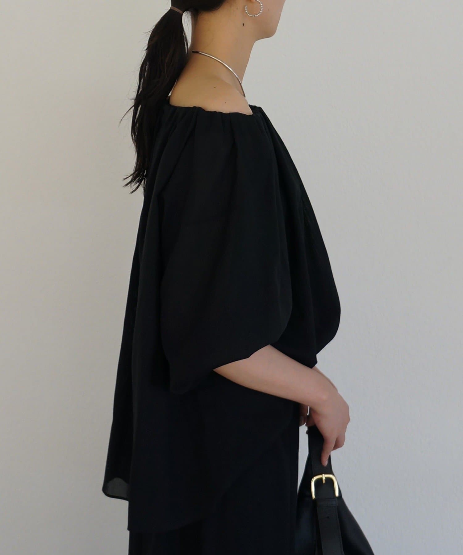 LOUNGEDRESS(ラウンジドレス) 《セットアップ着用可》カラミメッシュオフショルプルオーバー