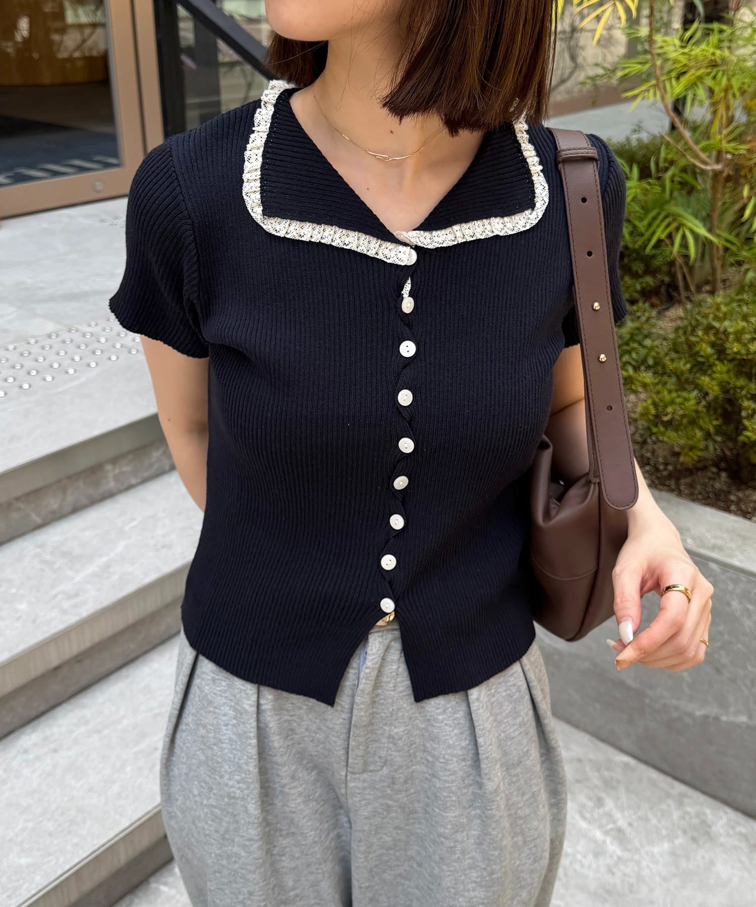 Thevon.(ゼヴォン) スリット入りレースドッキング半袖ニット