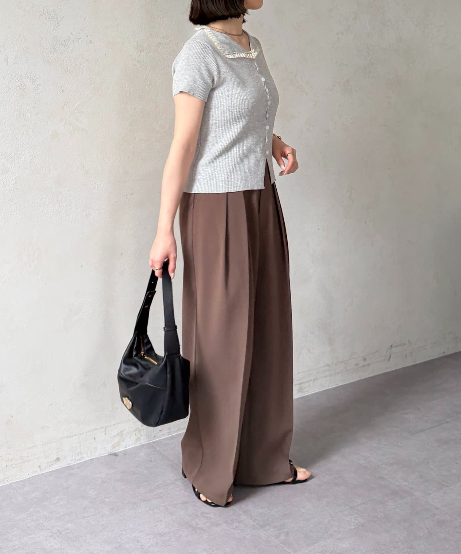 Thevon.(ゼヴォン) スリット入りレースドッキング半袖ニット
