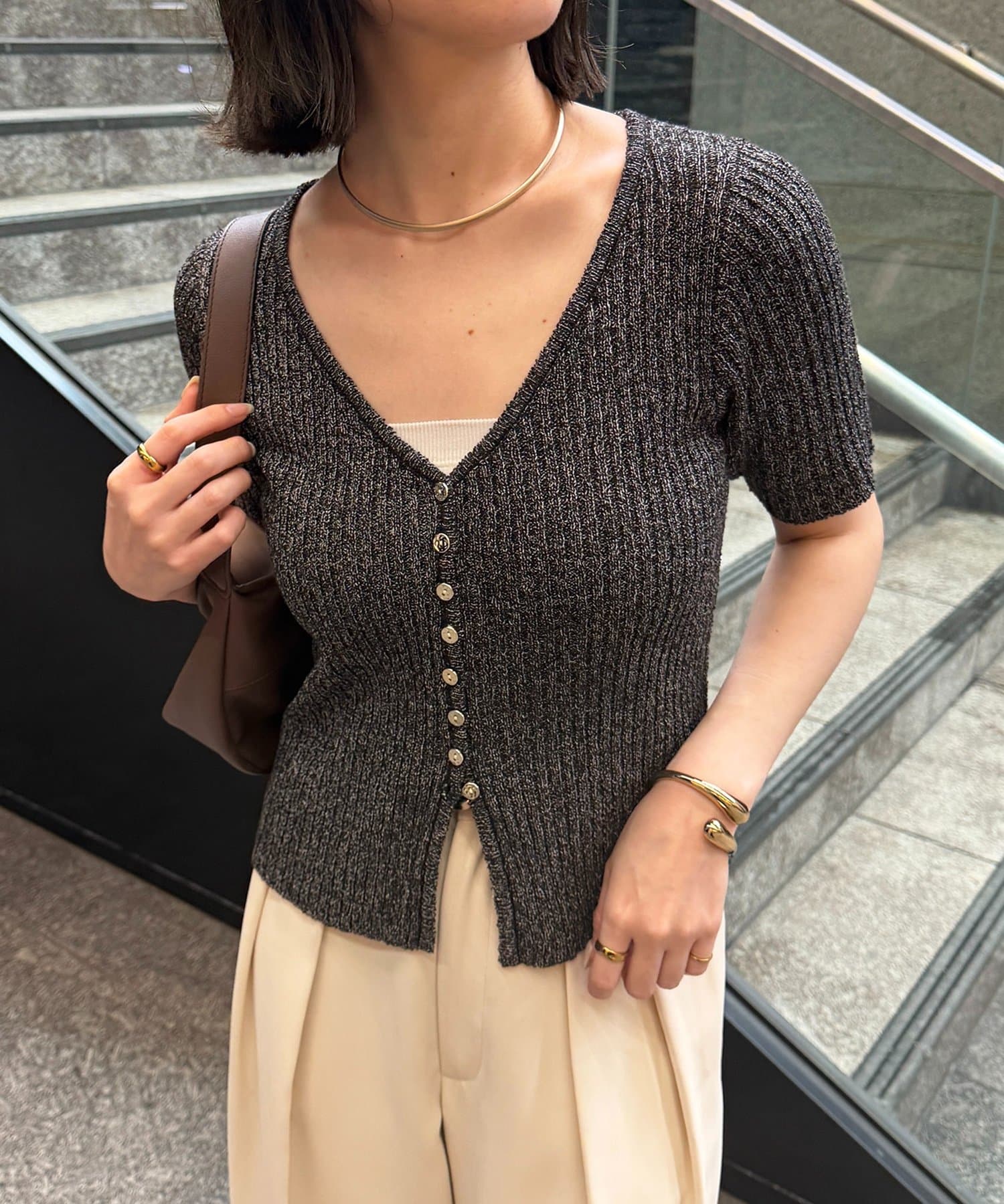 Thevon.(ゼヴォン) シアーリブGOLDボタン半袖カーディガン