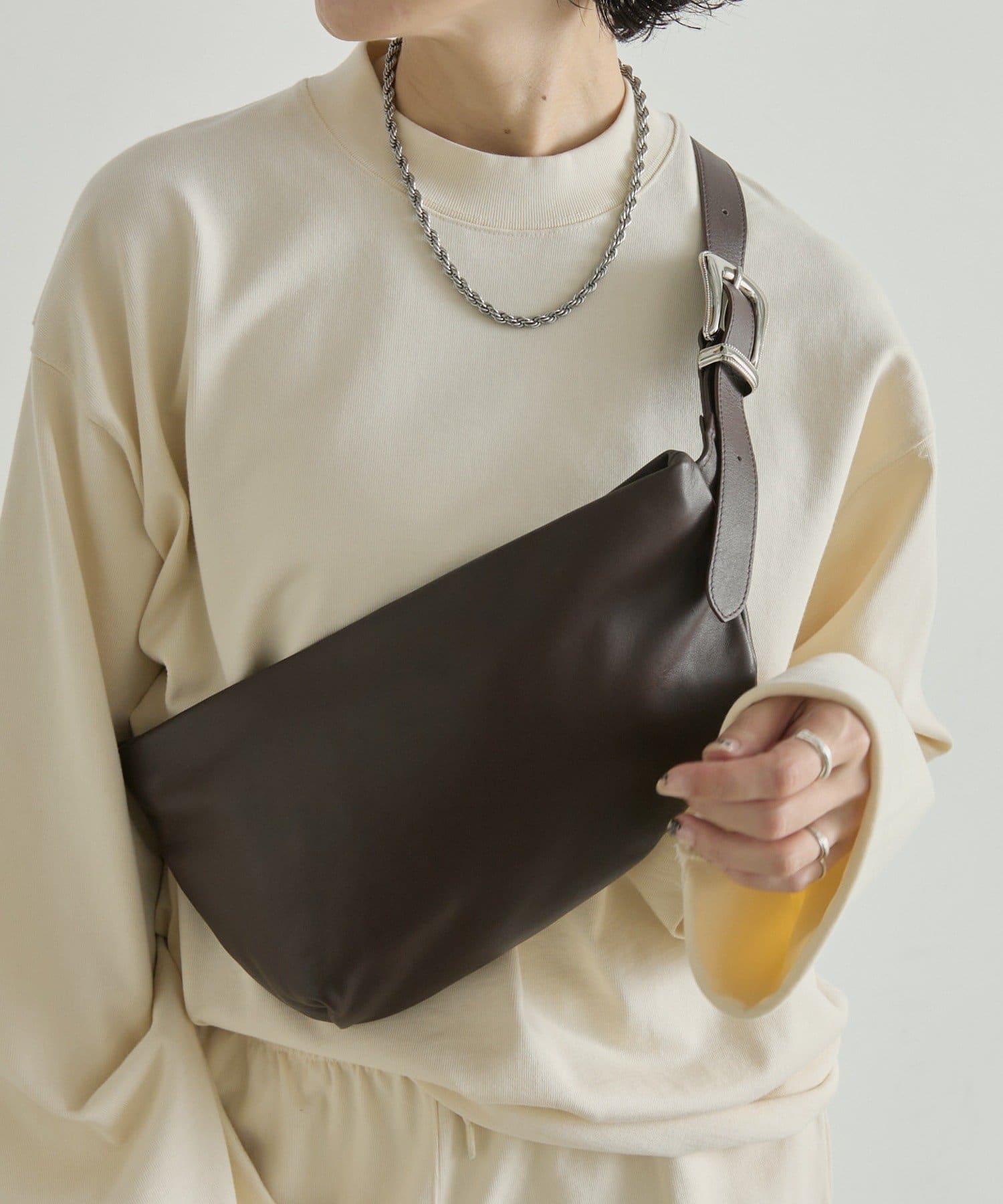 ear PAPILLONNER(イア パピヨネ) 《本革》バックル2WAYショルダー